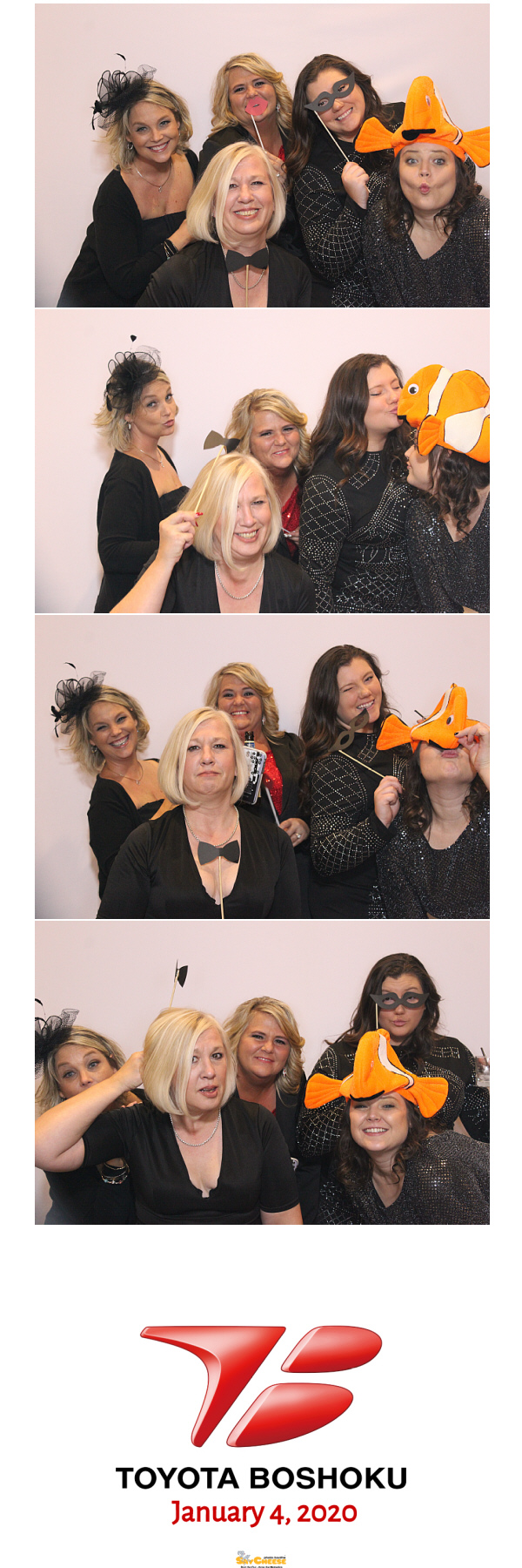 Toyota Boshoku Holiday Party  | View more photos from the event at gallery.saycheesephotobooth.com/u/SayCheesePhotoBooth/Toyota-Boshoku-Holiday-Party