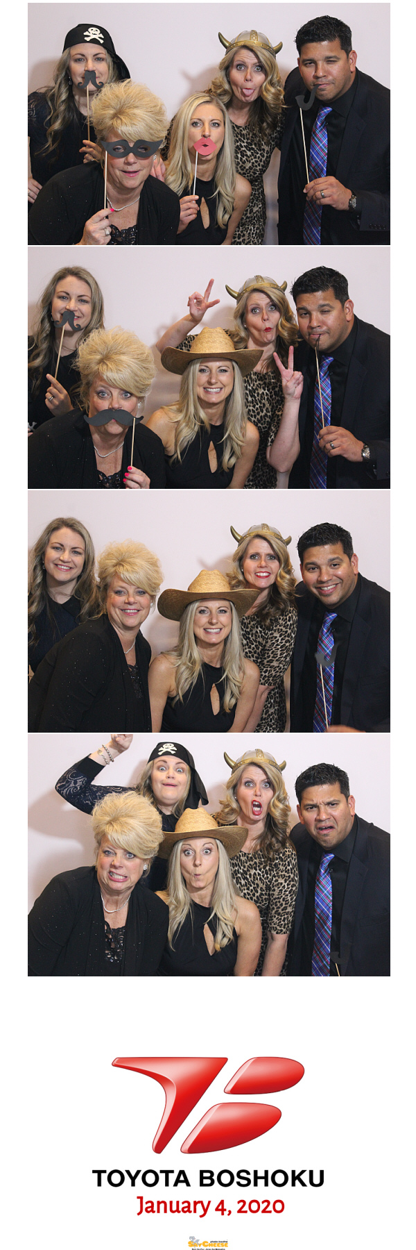 Toyota Boshoku Holiday Party  | View more photos from the event at gallery.saycheesephotobooth.com/u/SayCheesePhotoBooth/Toyota-Boshoku-Holiday-Party