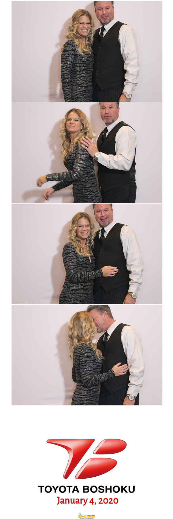 Toyota Boshoku Holiday Party  | View more photos from the event at gallery.saycheesephotobooth.com/u/SayCheesePhotoBooth/Toyota-Boshoku-Holiday-Party