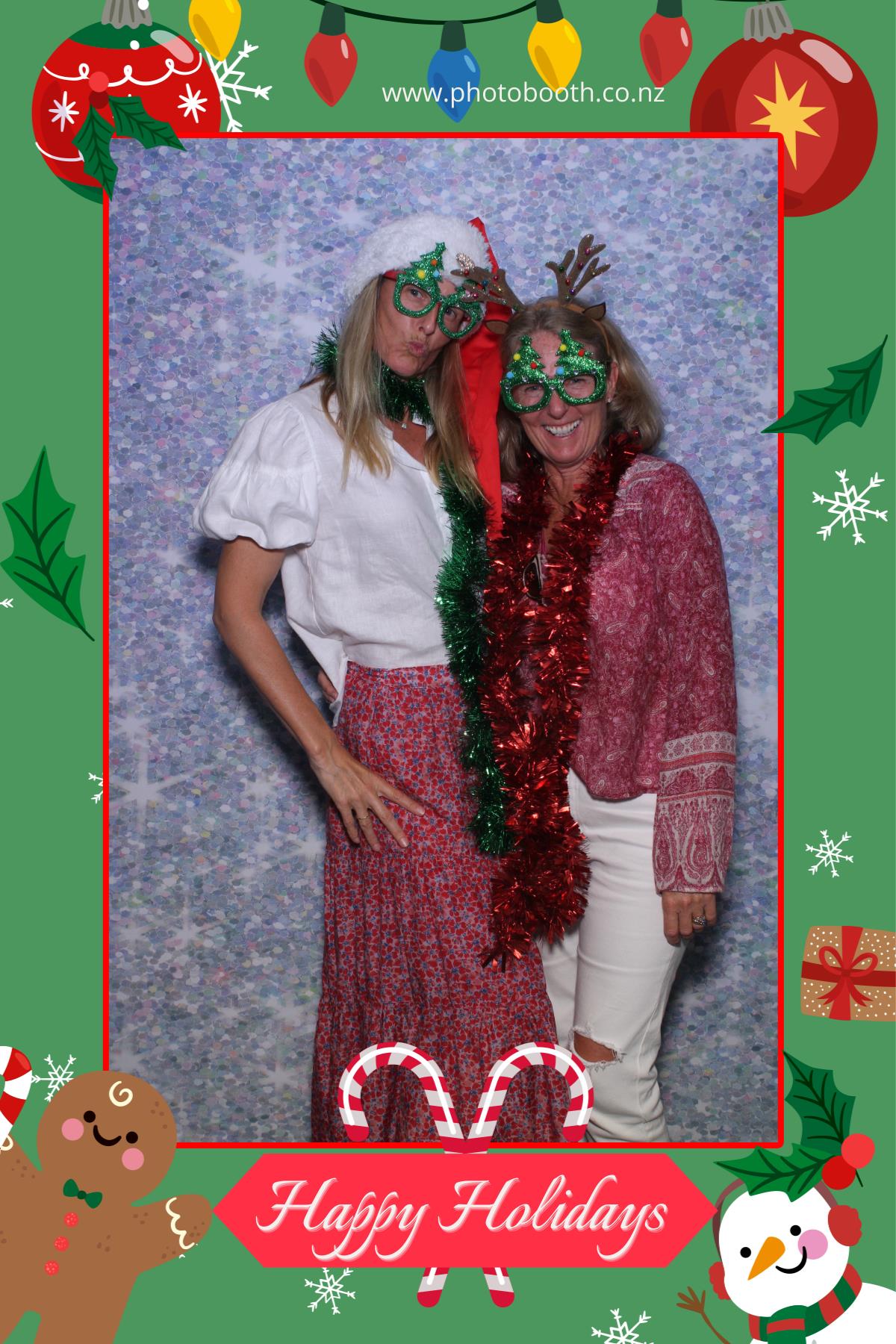 End of Year Party | View more photos from the event at gallery.photobooth.co.nz/u/SelfieCentral/End-of-Year-Party
