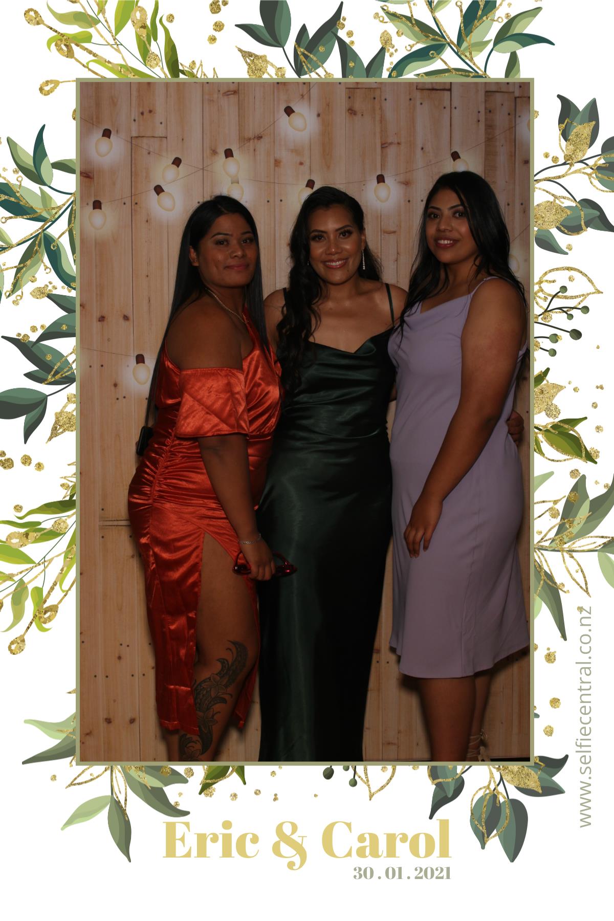 Eric & Carol's wedding | View more photos from the event at gallery.photobooth.co.nz/u/SelfieCentral/Eric-Carols-wedding