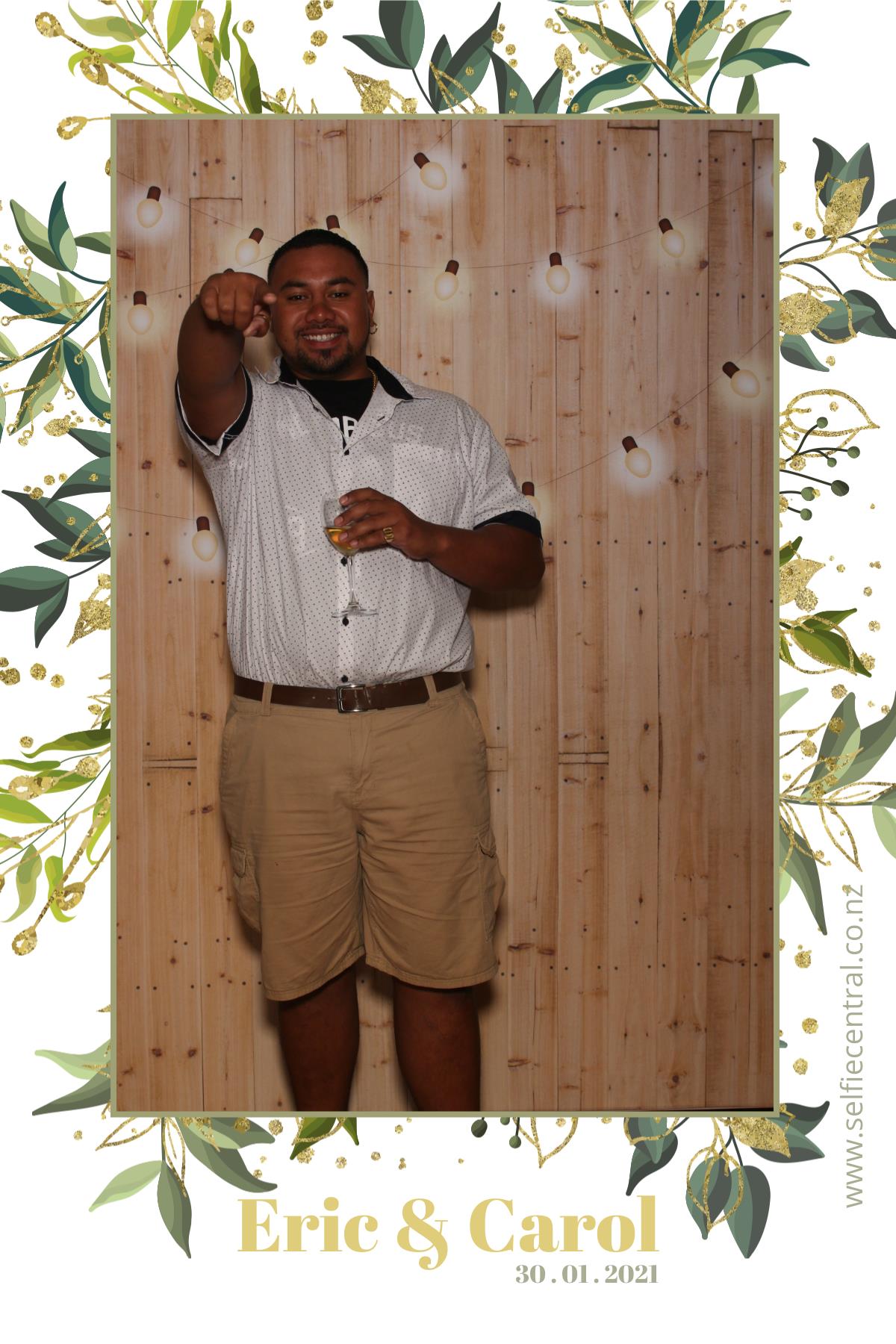 Eric & Carol's wedding | View more photos from the event at gallery.photobooth.co.nz/u/SelfieCentral/Eric-Carols-wedding