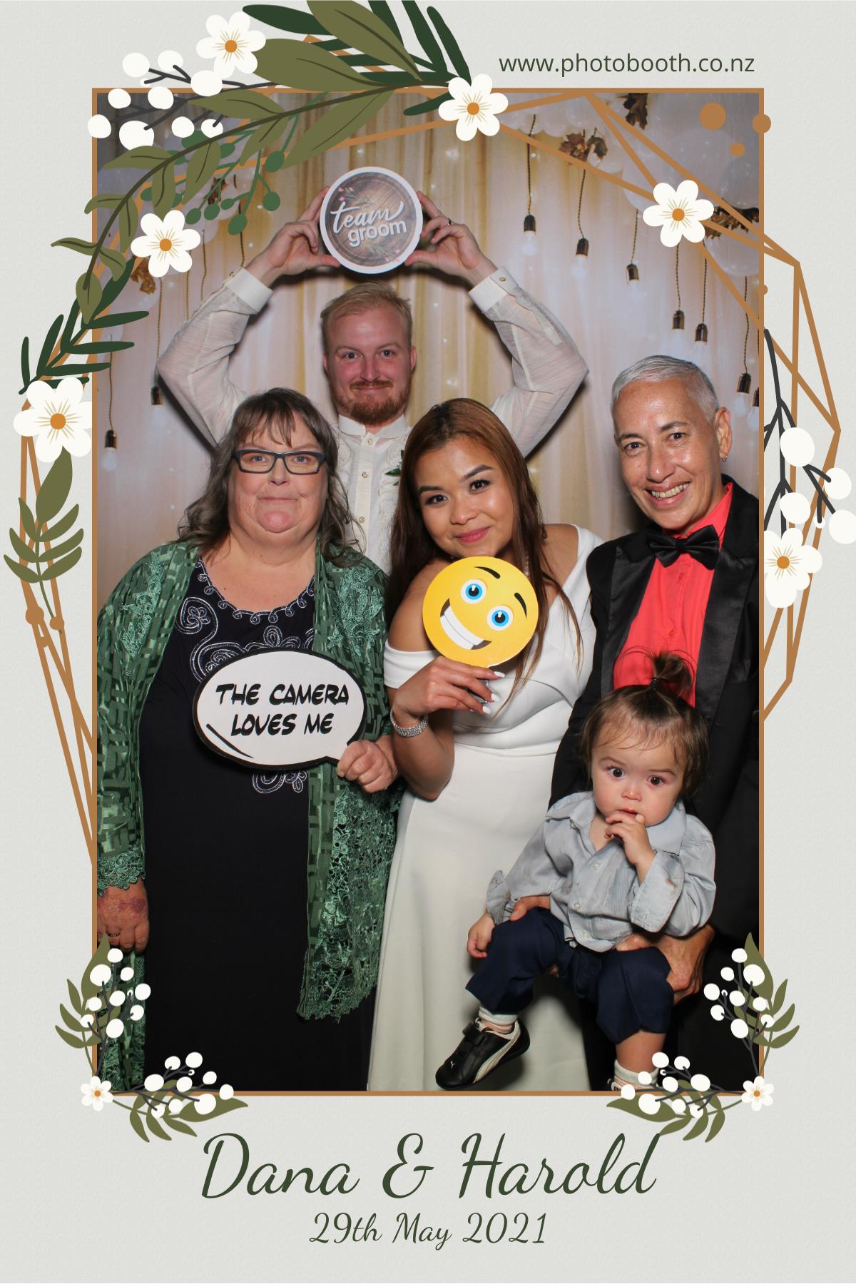 Harold & Dana's wedding | View more photos from the event at gallery.photobooth.co.nz/u/SelfieCentral/Harold-Danas-wedding