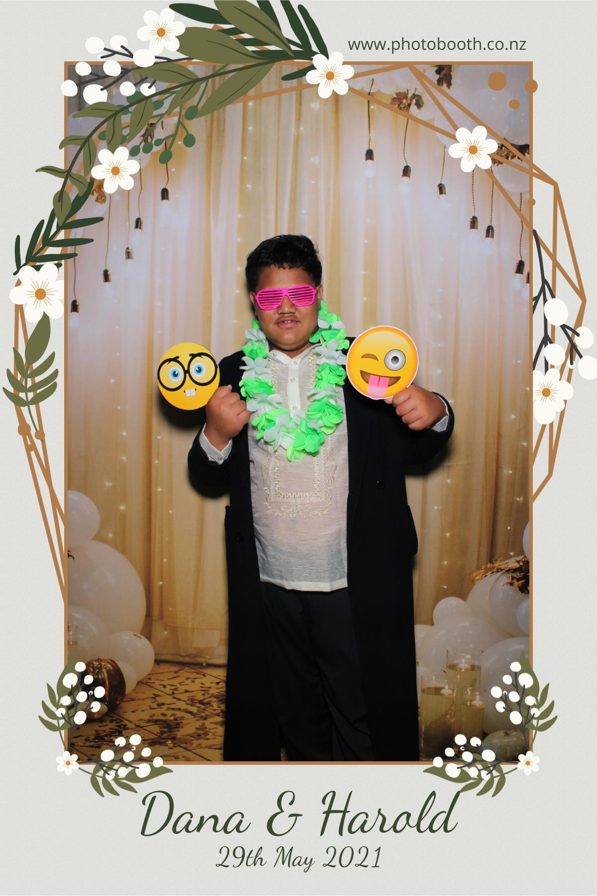 Harold & Dana's wedding | View more photos from the event at gallery.photobooth.co.nz/u/SelfieCentral/Harold-Danas-wedding