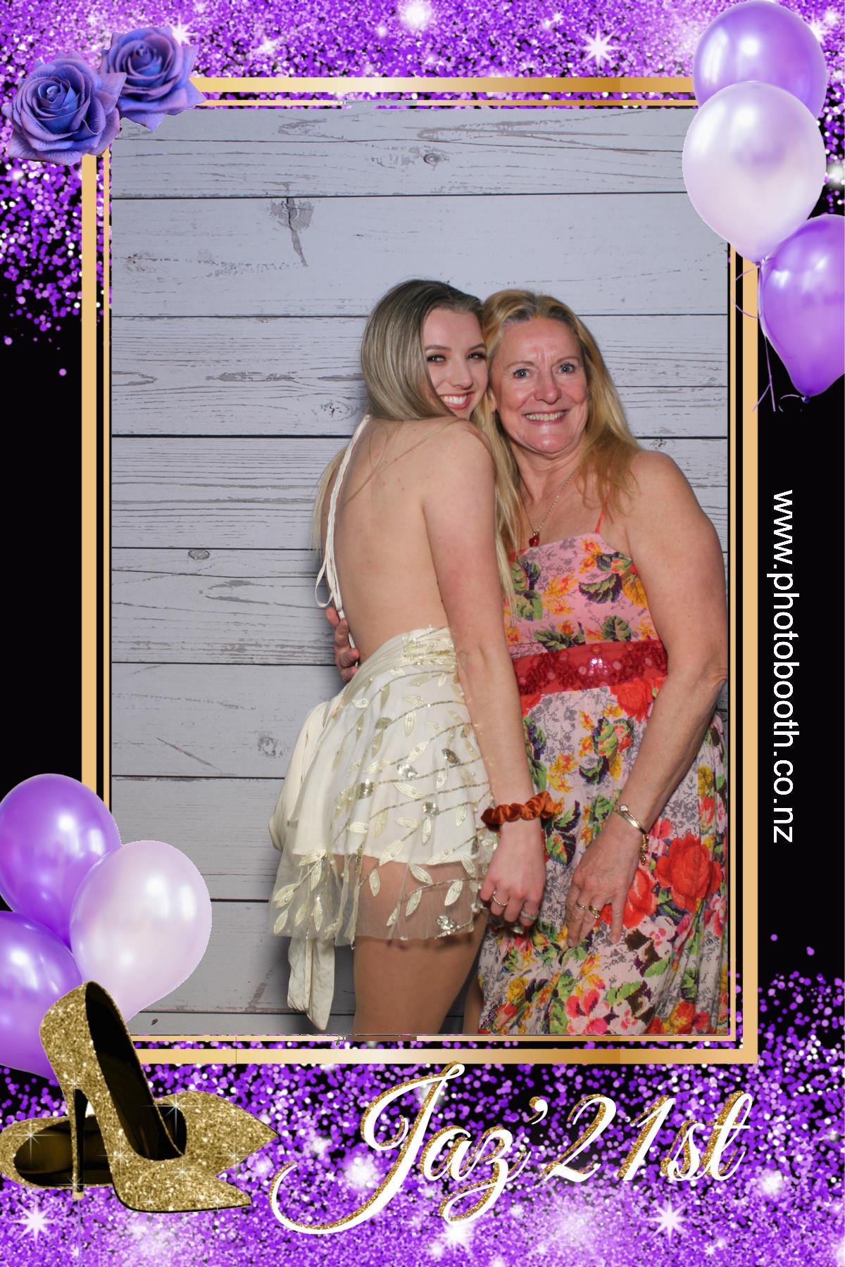 Jasmine's 21st | View more photos from the event at gallery.photobooth.co.nz/u/SelfieCentral/Jasmines-21st