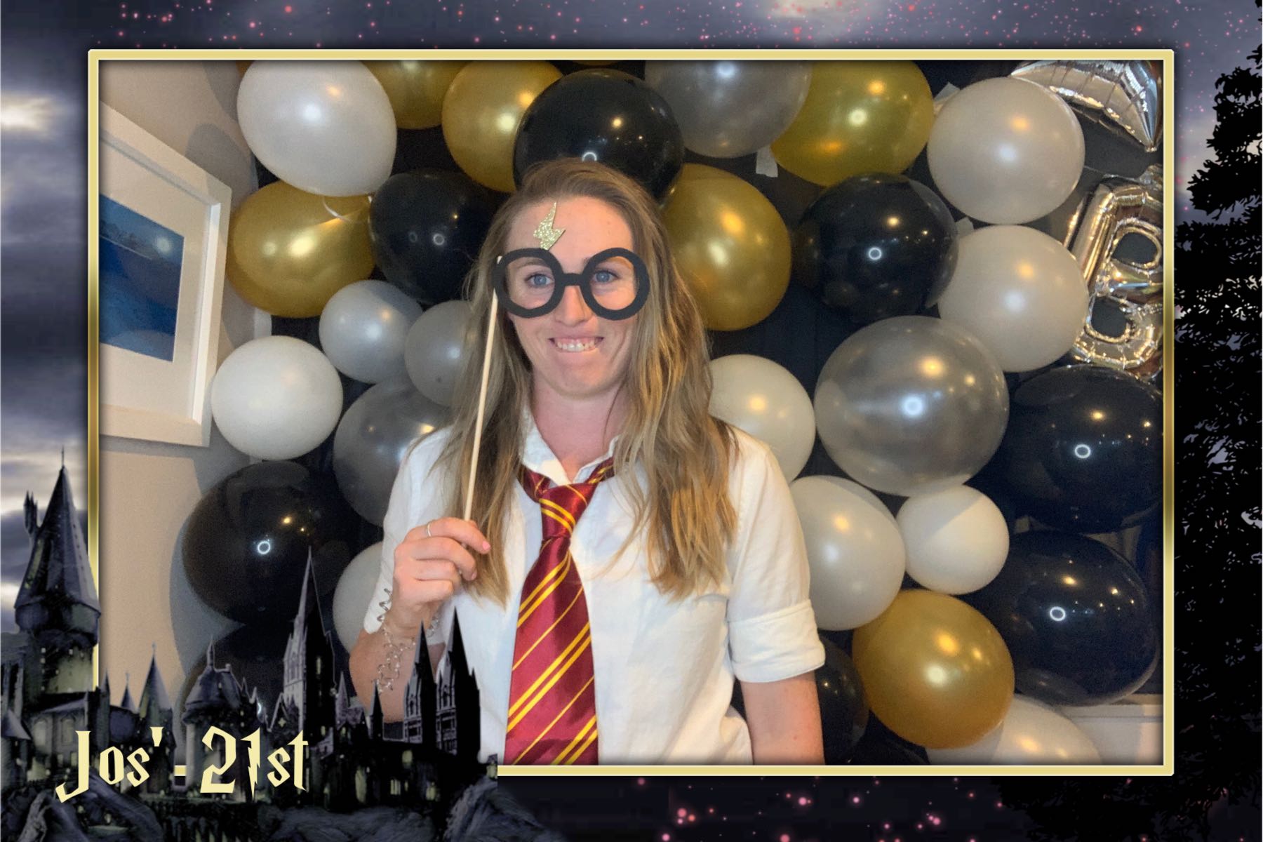 Jos is 21! | View more photos from the event at gallery.photobooth.co.nz/u/SelfieCentral/Jos-is-21