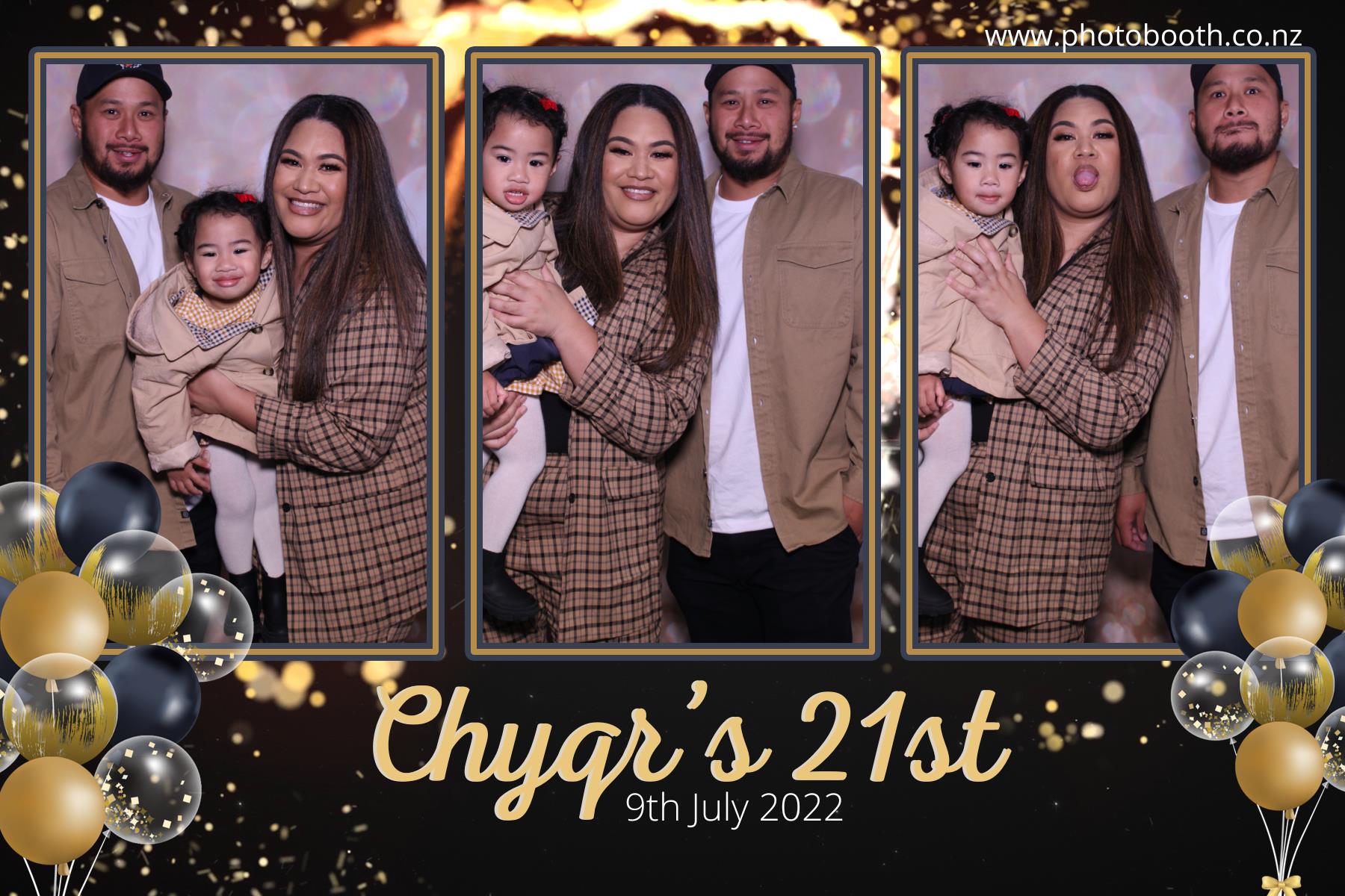 Chyqraym's 21st | View more photos from the event at gallery.photobooth.co.nz/u/SelfieCentral/Chyqrayms-21st