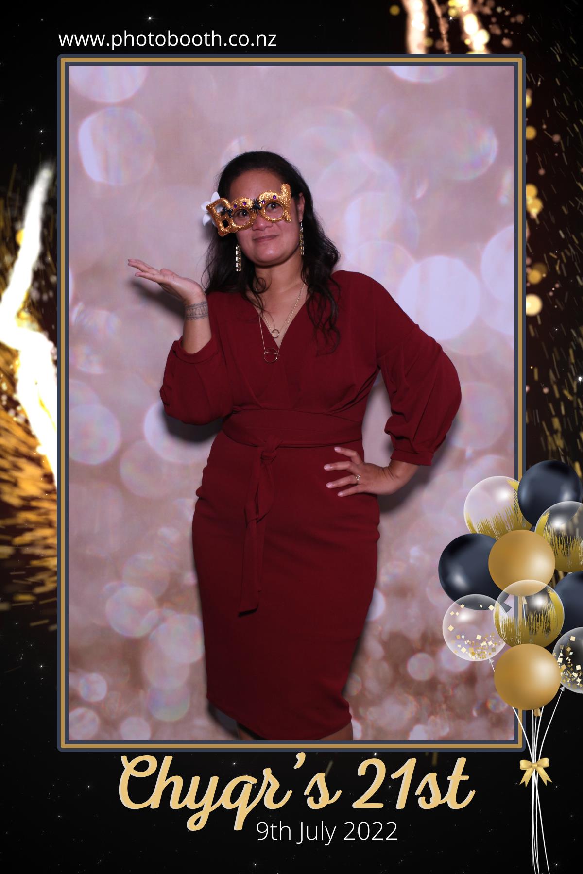 Chyqraym's 21st | View more photos from the event at gallery.photobooth.co.nz/u/SelfieCentral/Chyqrayms-21st