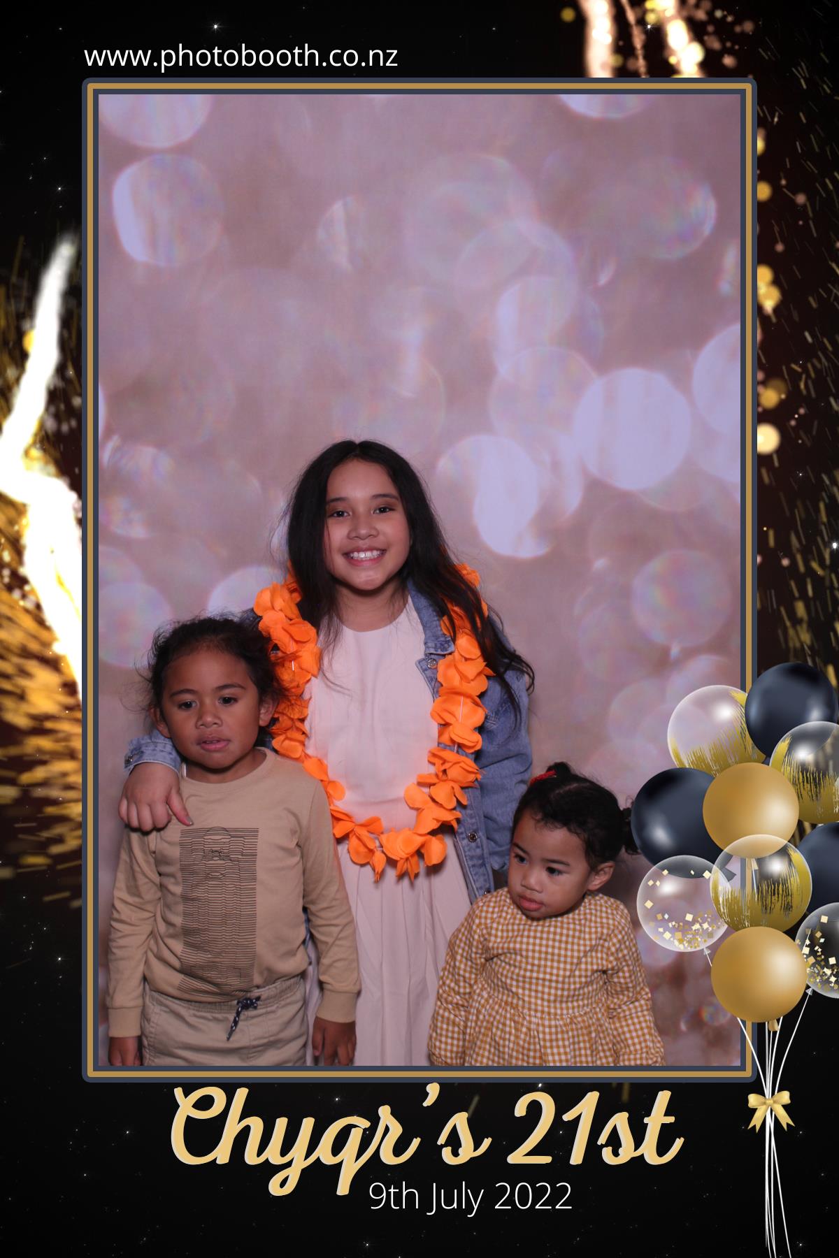 Chyqraym's 21st | View more photos from the event at gallery.photobooth.co.nz/u/SelfieCentral/Chyqrayms-21st