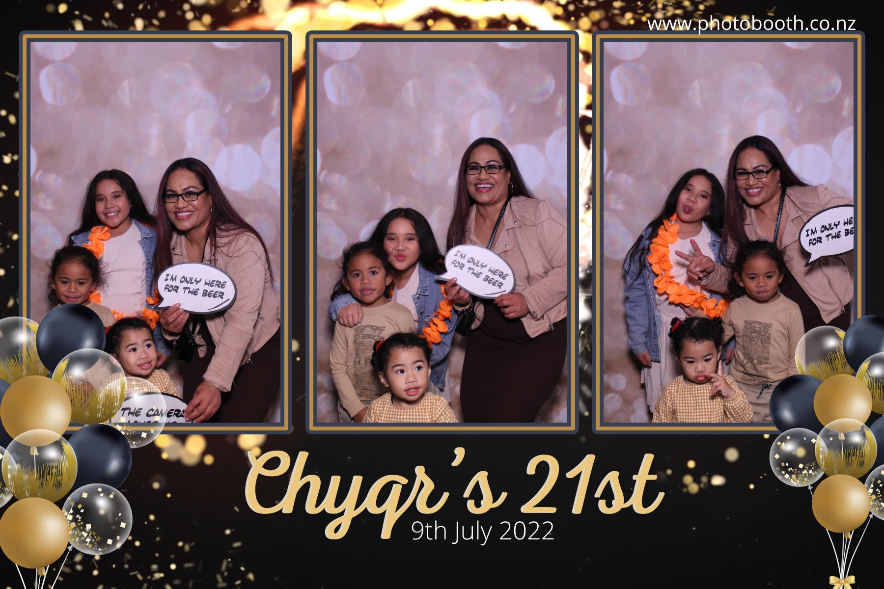 Chyqraym's 21st | View more photos from the event at gallery.photobooth.co.nz/u/SelfieCentral/Chyqrayms-21st