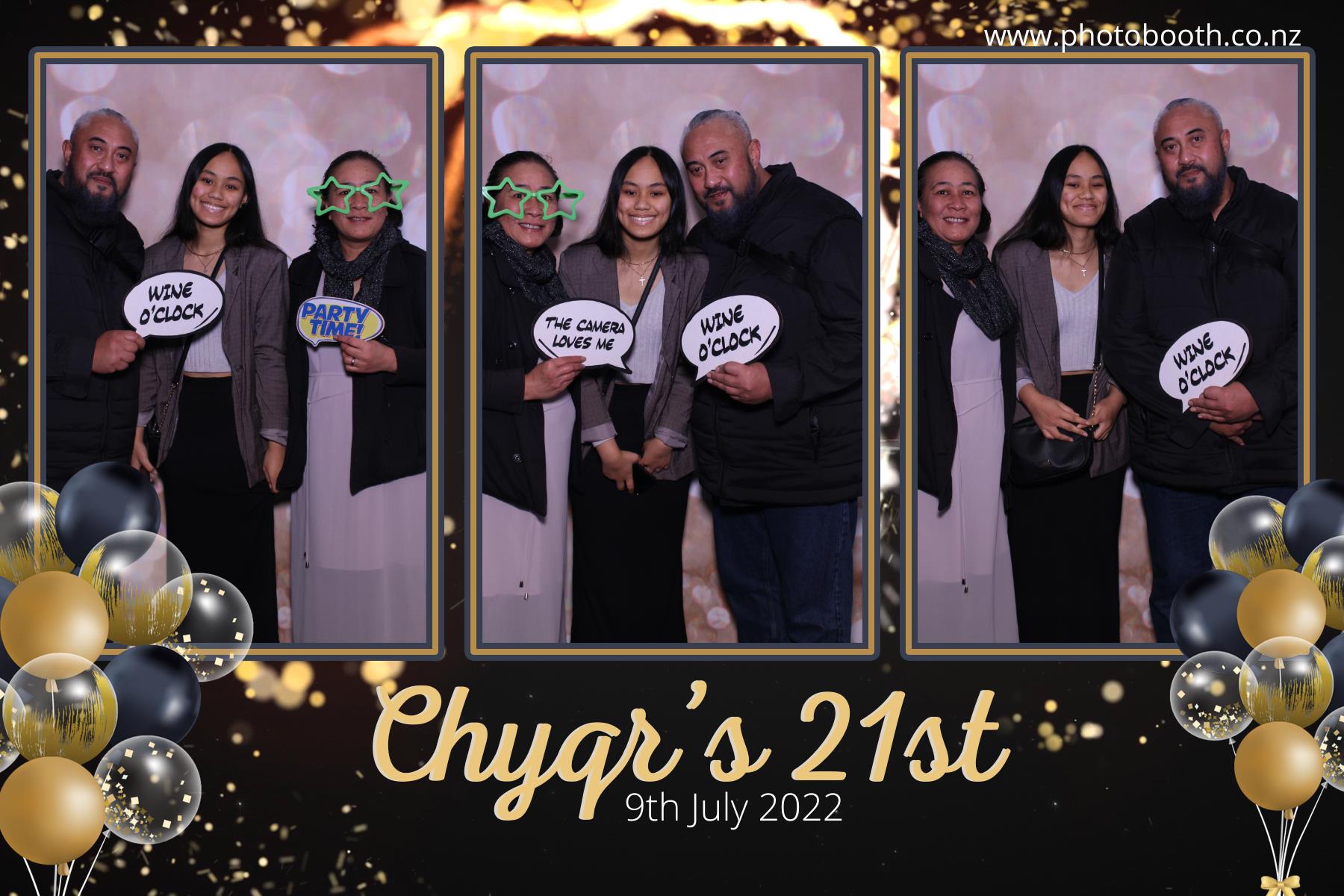 Chyqraym's 21st | View more photos from the event at gallery.photobooth.co.nz/u/SelfieCentral/Chyqrayms-21st
