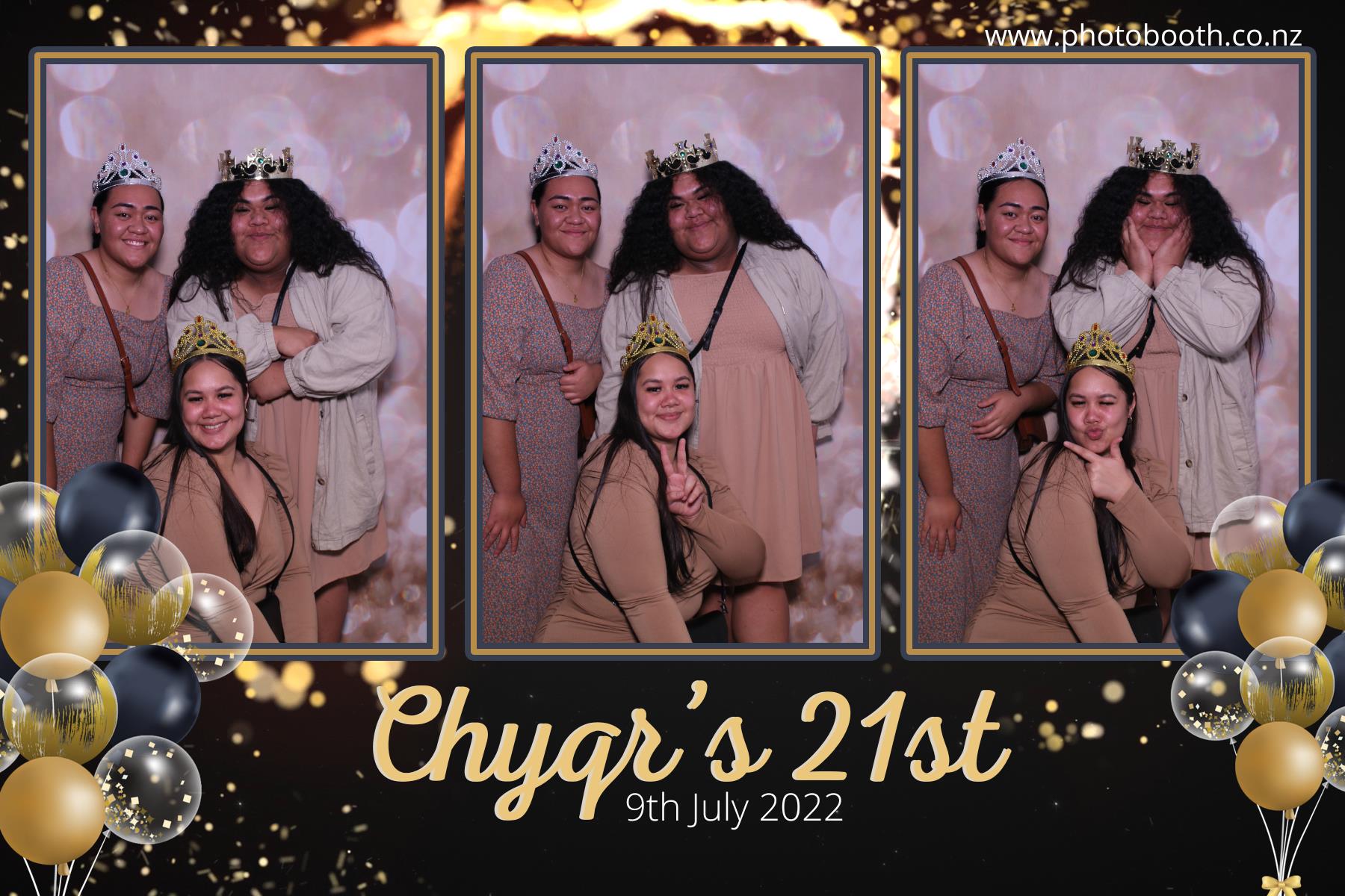 Chyqraym's 21st | View more photos from the event at gallery.photobooth.co.nz/u/SelfieCentral/Chyqrayms-21st