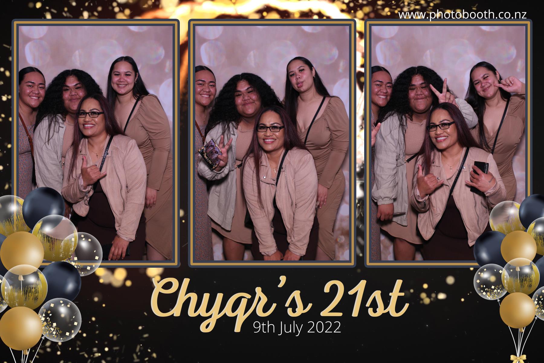 Chyqraym's 21st | View more photos from the event at gallery.photobooth.co.nz/u/SelfieCentral/Chyqrayms-21st