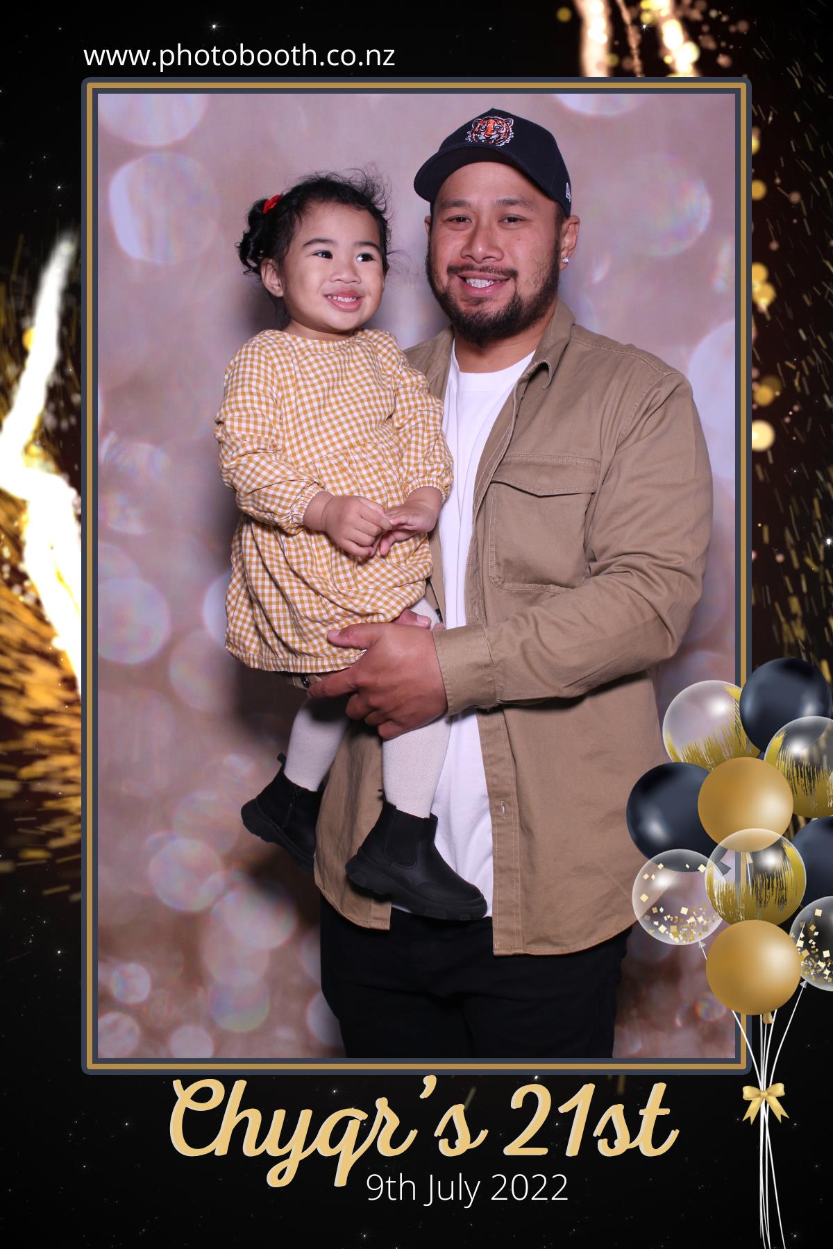 Chyqraym's 21st | View more photos from the event at gallery.photobooth.co.nz/u/SelfieCentral/Chyqrayms-21st