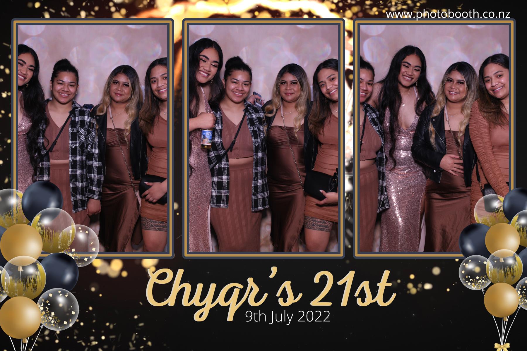 Chyqraym's 21st | View more photos from the event at gallery.photobooth.co.nz/u/SelfieCentral/Chyqrayms-21st