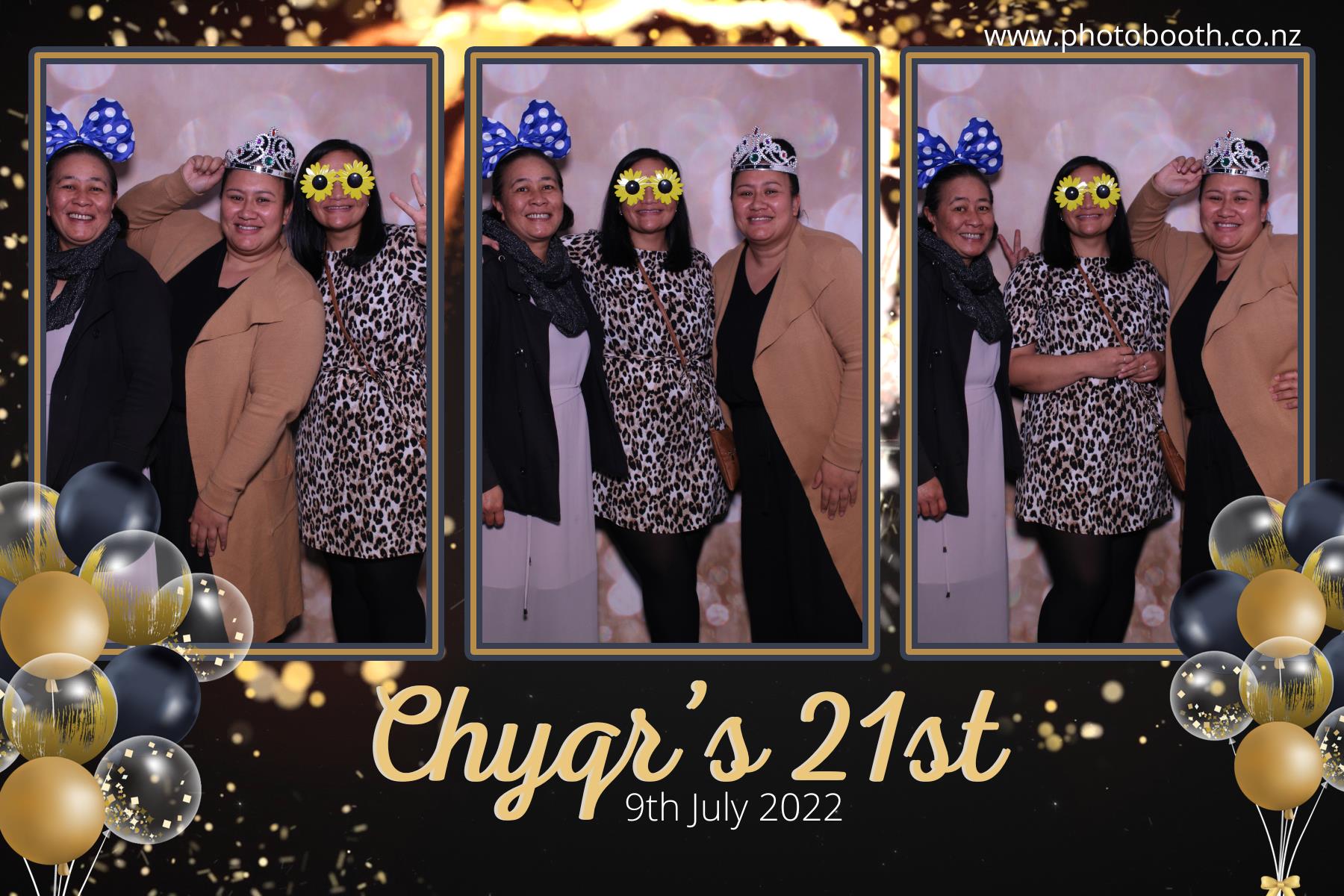 Chyqraym's 21st | View more photos from the event at gallery.photobooth.co.nz/u/SelfieCentral/Chyqrayms-21st