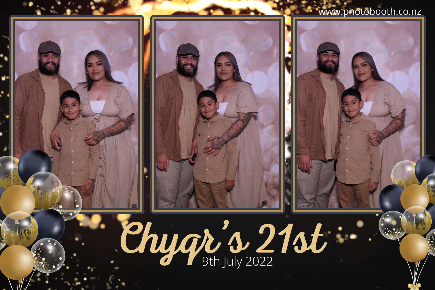 Chyqraym's 21st | View more photos from the event at gallery.photobooth.co.nz/u/SelfieCentral/Chyqrayms-21st