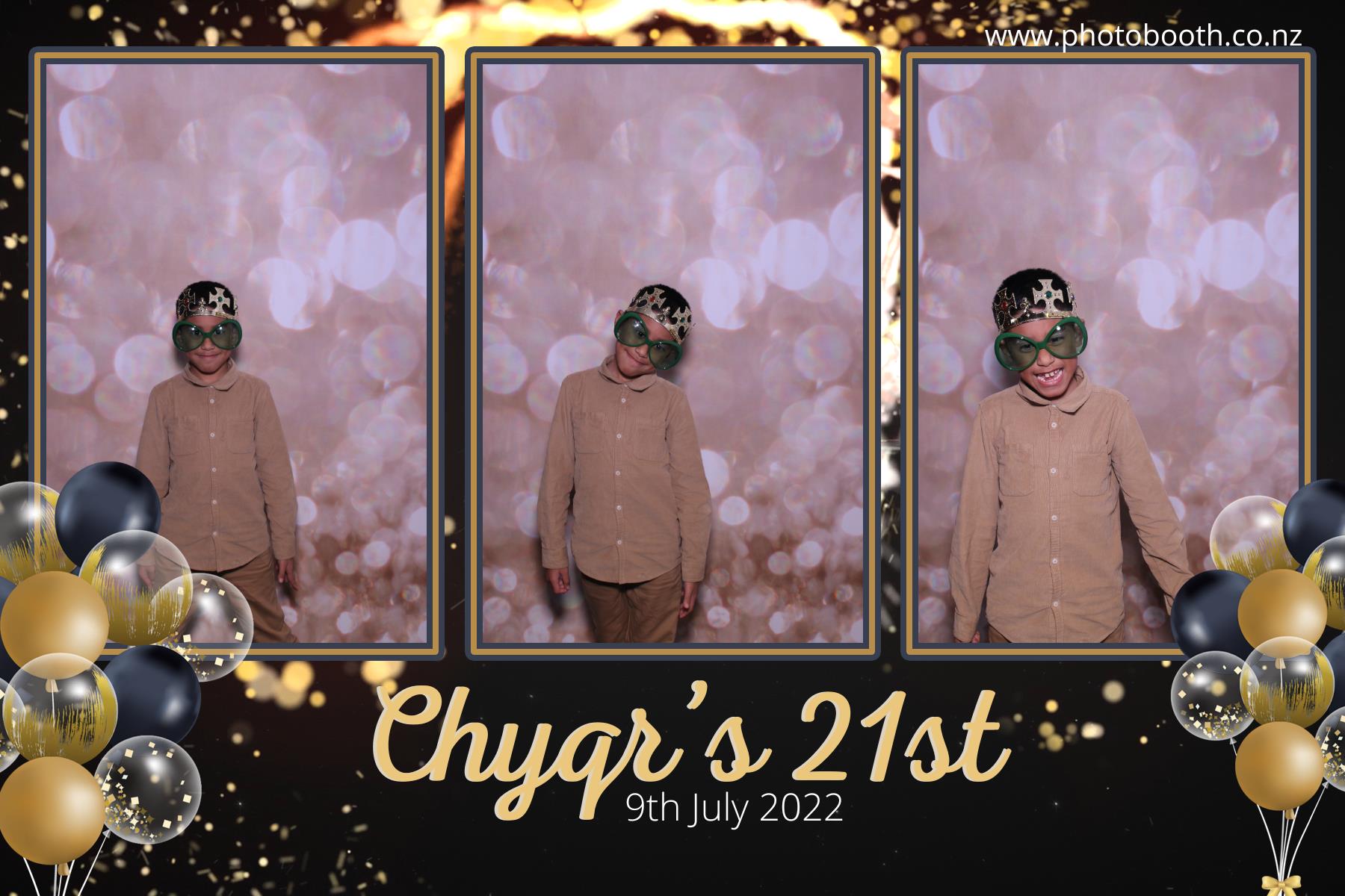 Chyqraym's 21st | View more photos from the event at gallery.photobooth.co.nz/u/SelfieCentral/Chyqrayms-21st