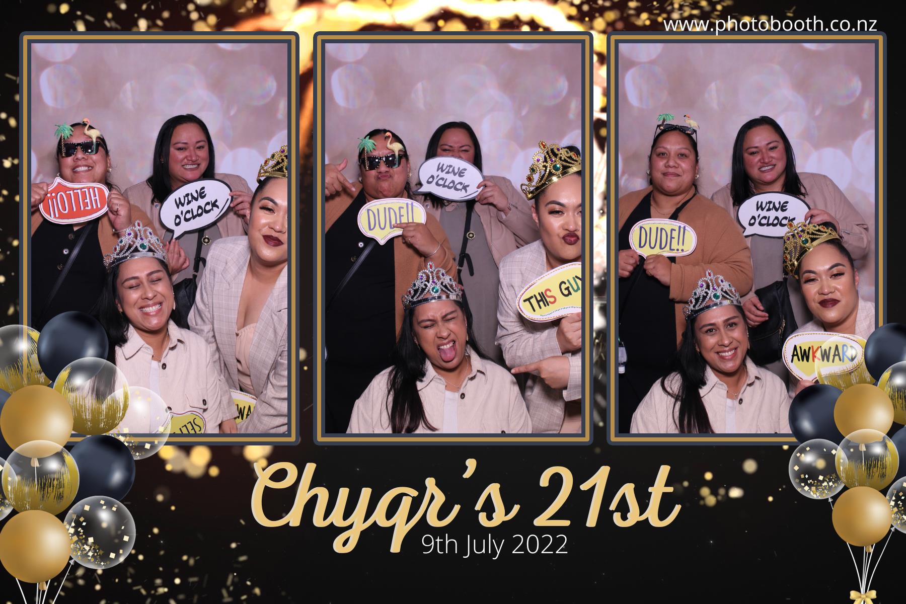 Chyqraym's 21st | View more photos from the event at gallery.photobooth.co.nz/u/SelfieCentral/Chyqrayms-21st