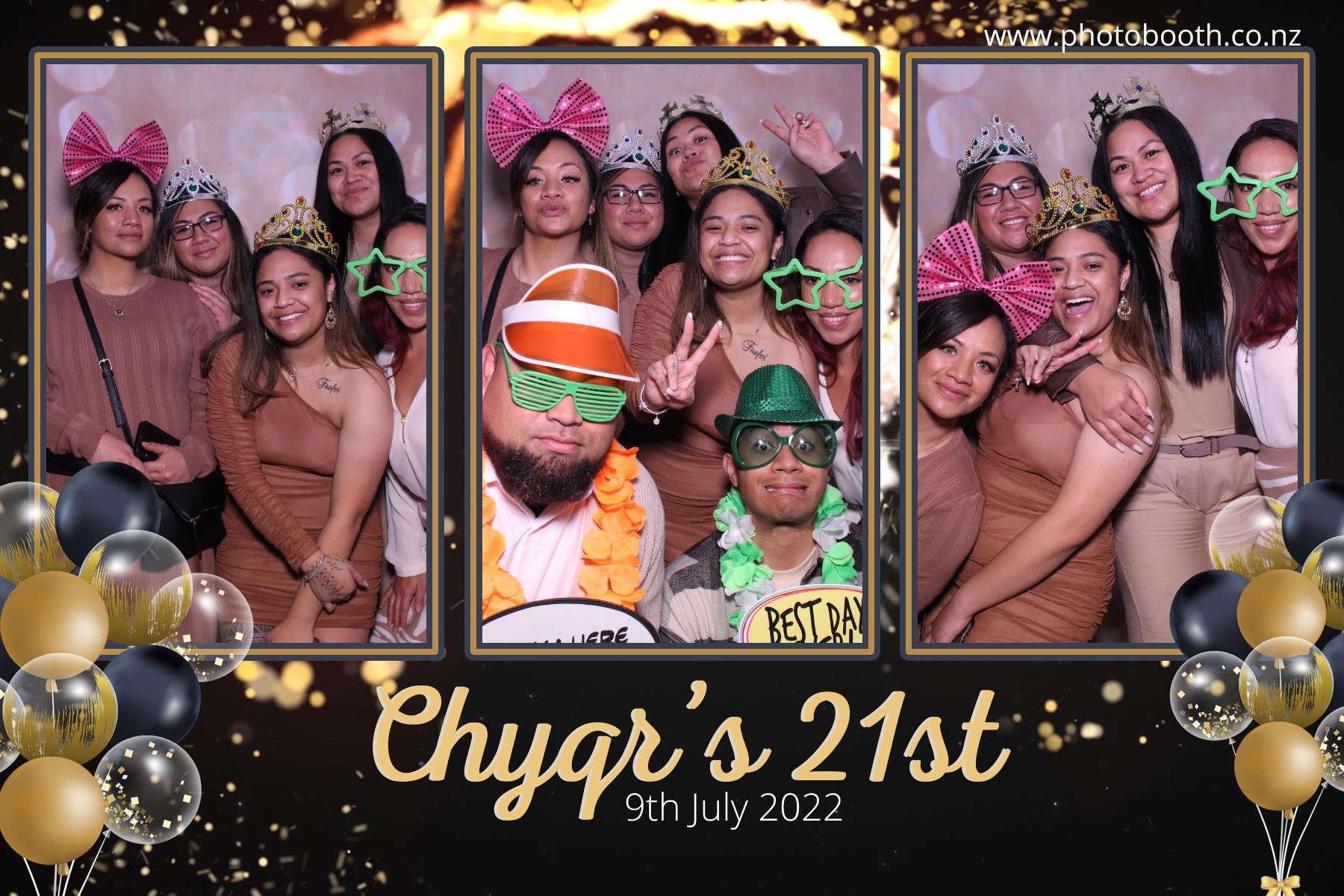 Chyqraym's 21st | View more photos from the event at gallery.photobooth.co.nz/u/SelfieCentral/Chyqrayms-21st