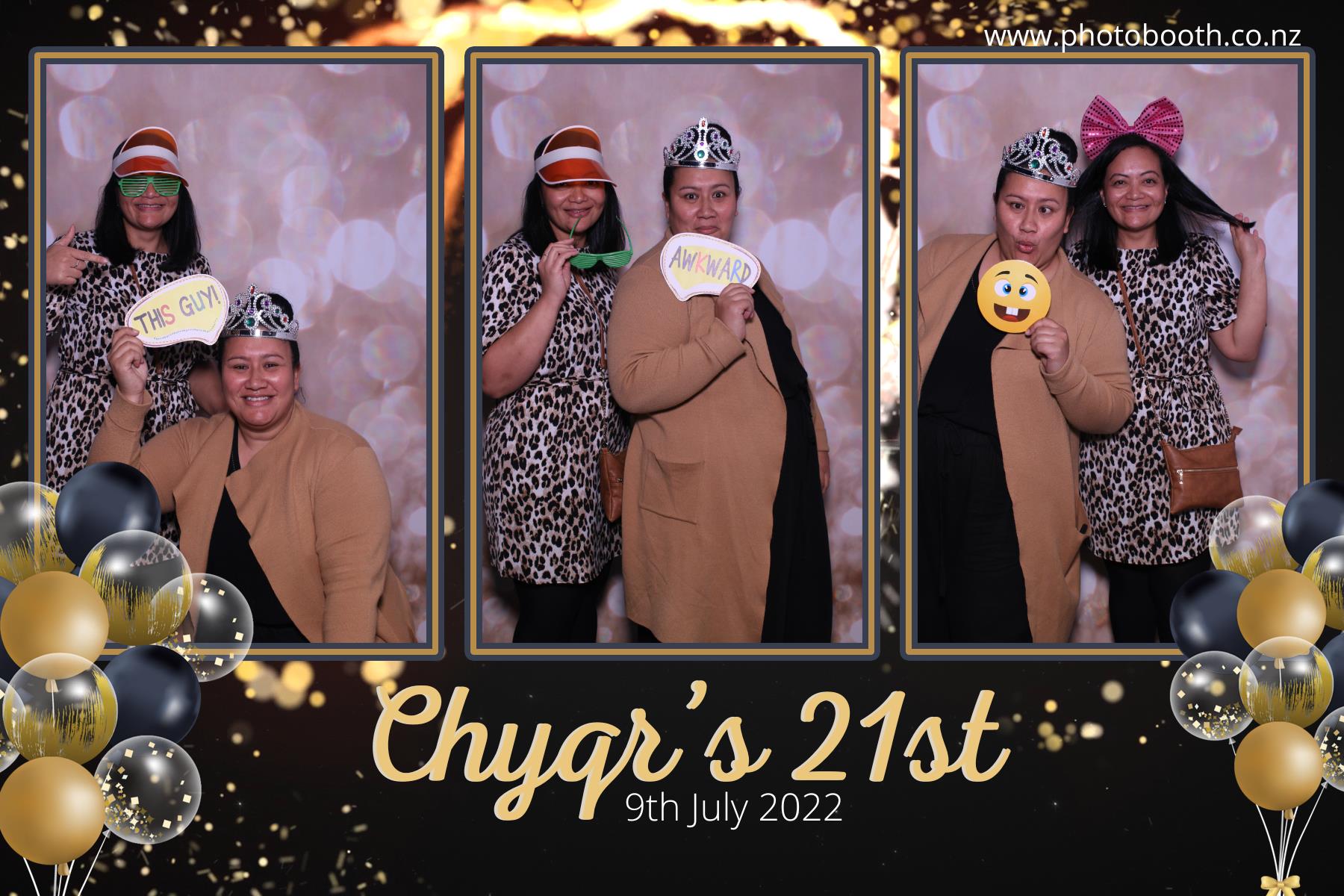 Chyqraym's 21st | View more photos from the event at gallery.photobooth.co.nz/u/SelfieCentral/Chyqrayms-21st