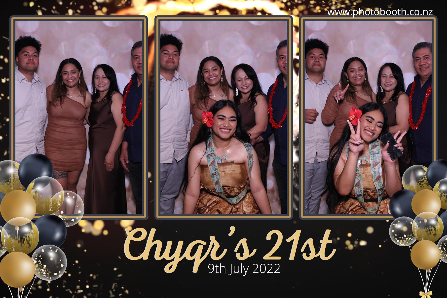 Chyqraym's 21st | View more photos from the event at gallery.photobooth.co.nz/u/SelfieCentral/Chyqrayms-21st