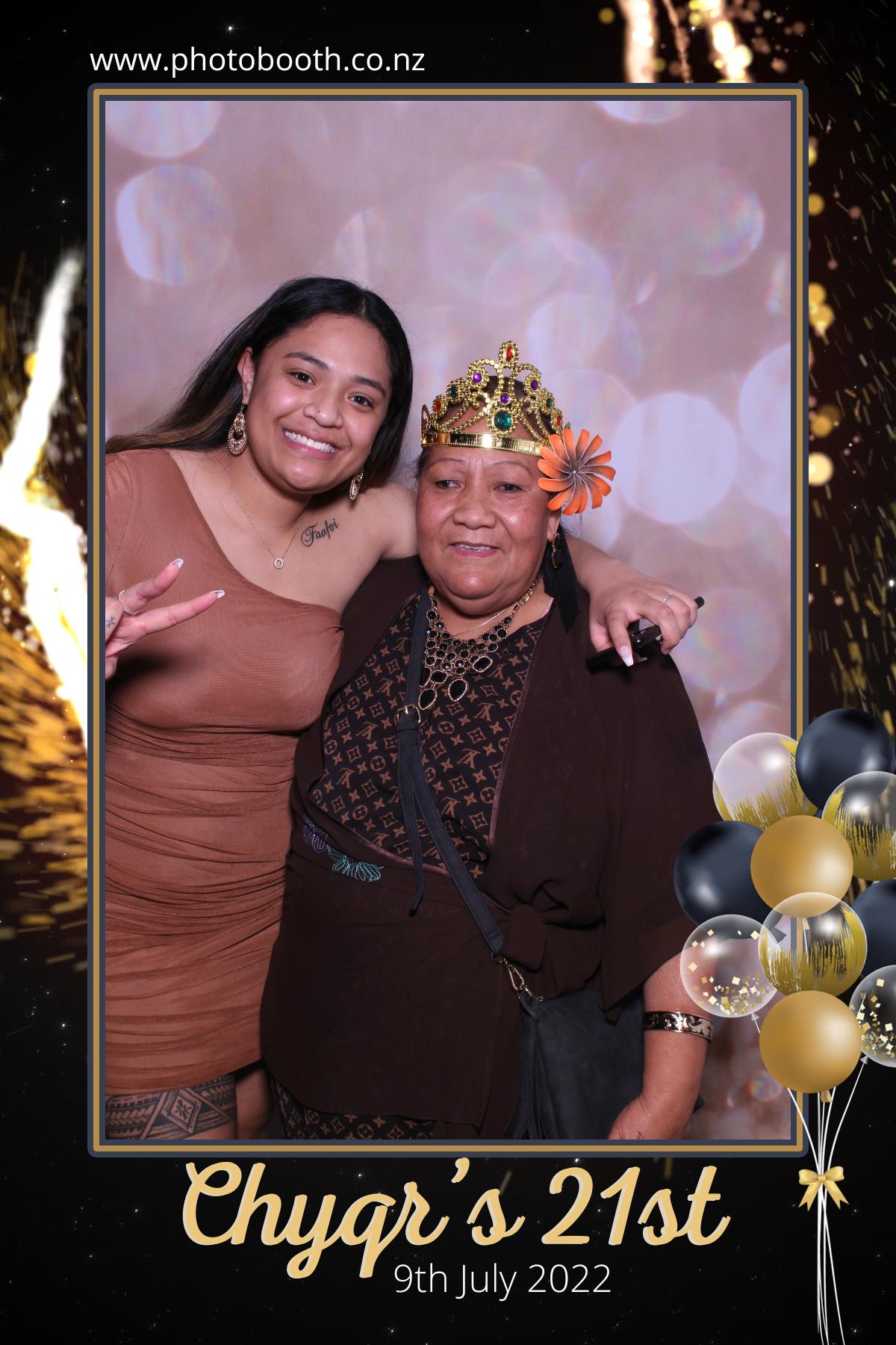 Chyqraym's 21st | View more photos from the event at gallery.photobooth.co.nz/u/SelfieCentral/Chyqrayms-21st