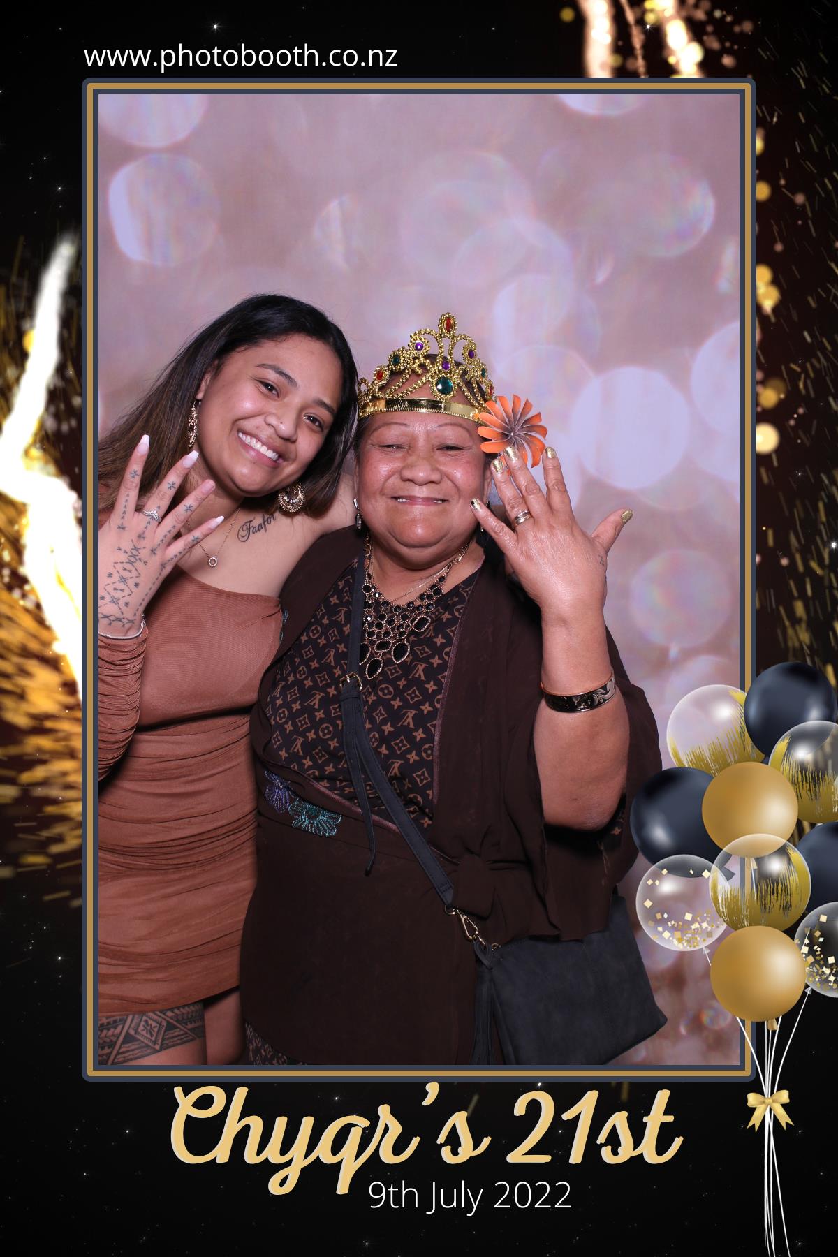 Chyqraym's 21st | View more photos from the event at gallery.photobooth.co.nz/u/SelfieCentral/Chyqrayms-21st