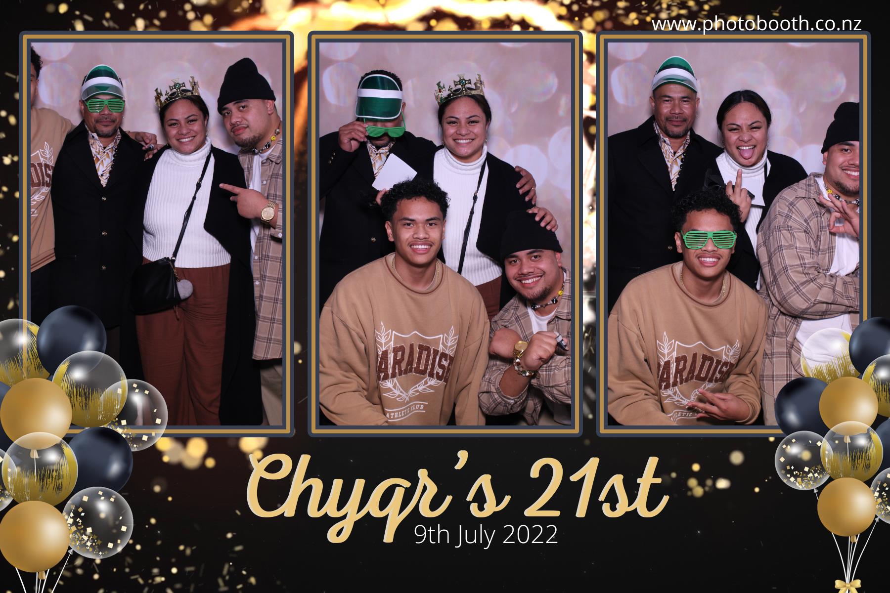 Chyqraym's 21st | View more photos from the event at gallery.photobooth.co.nz/u/SelfieCentral/Chyqrayms-21st