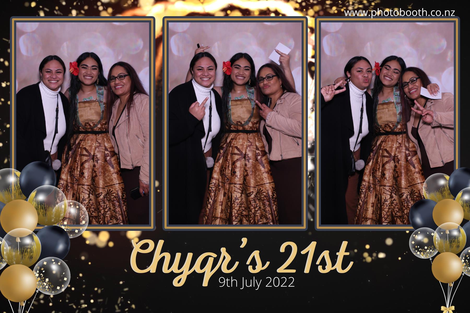 Chyqraym's 21st | View more photos from the event at gallery.photobooth.co.nz/u/SelfieCentral/Chyqrayms-21st