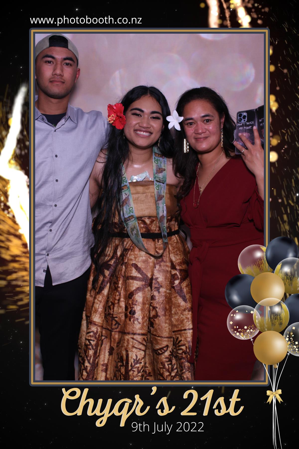 Chyqraym's 21st | View more photos from the event at gallery.photobooth.co.nz/u/SelfieCentral/Chyqrayms-21st