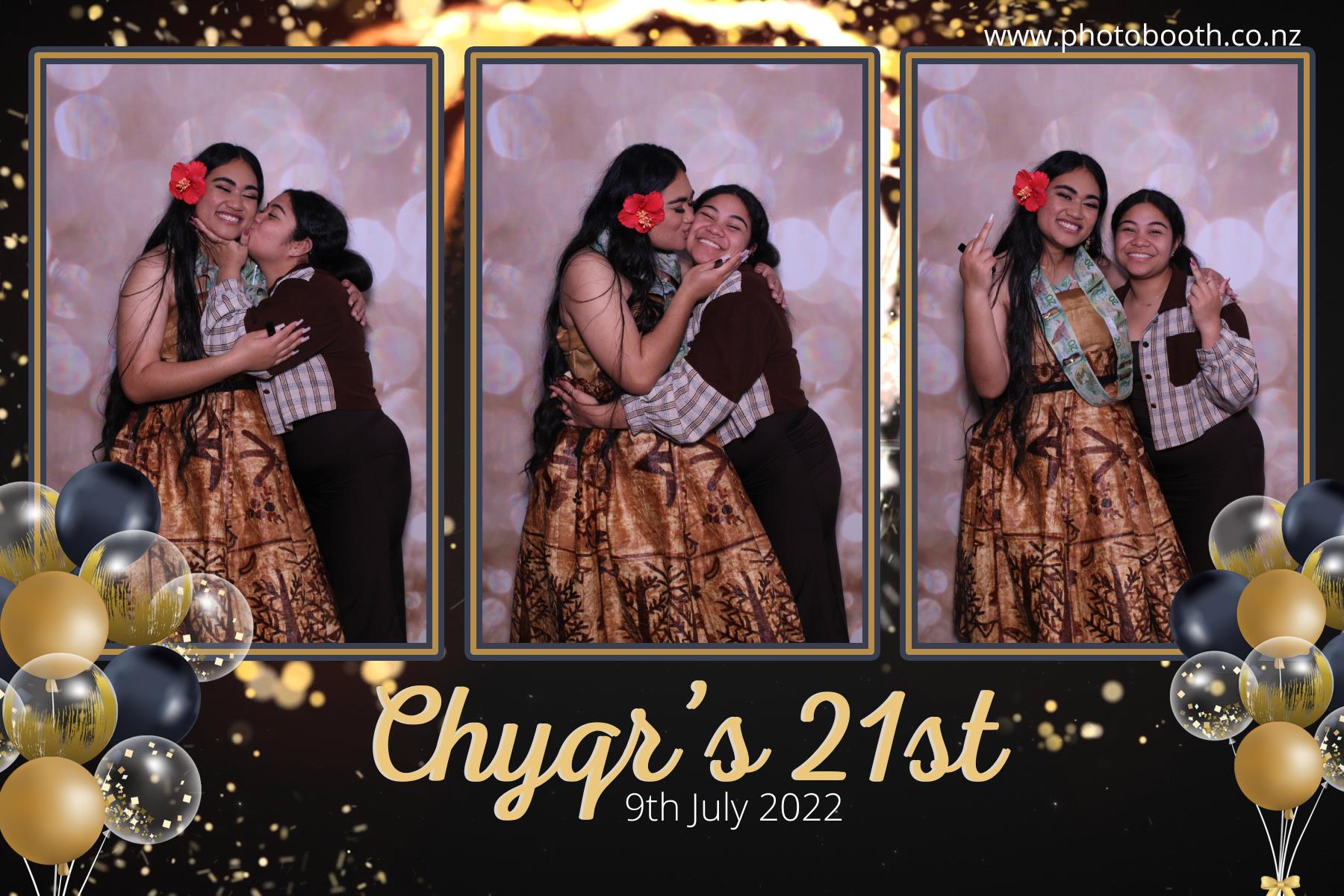 Chyqraym's 21st | View more photos from the event at gallery.photobooth.co.nz/u/SelfieCentral/Chyqrayms-21st