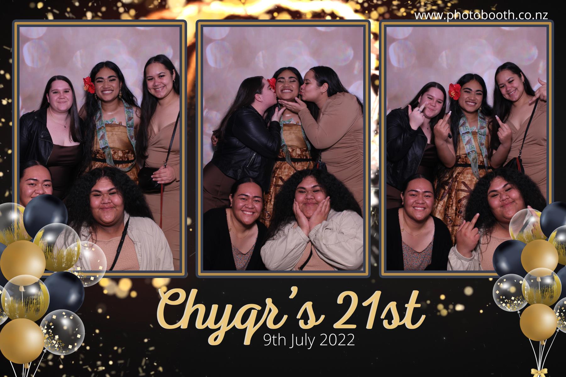 Chyqraym's 21st | View more photos from the event at gallery.photobooth.co.nz/u/SelfieCentral/Chyqrayms-21st