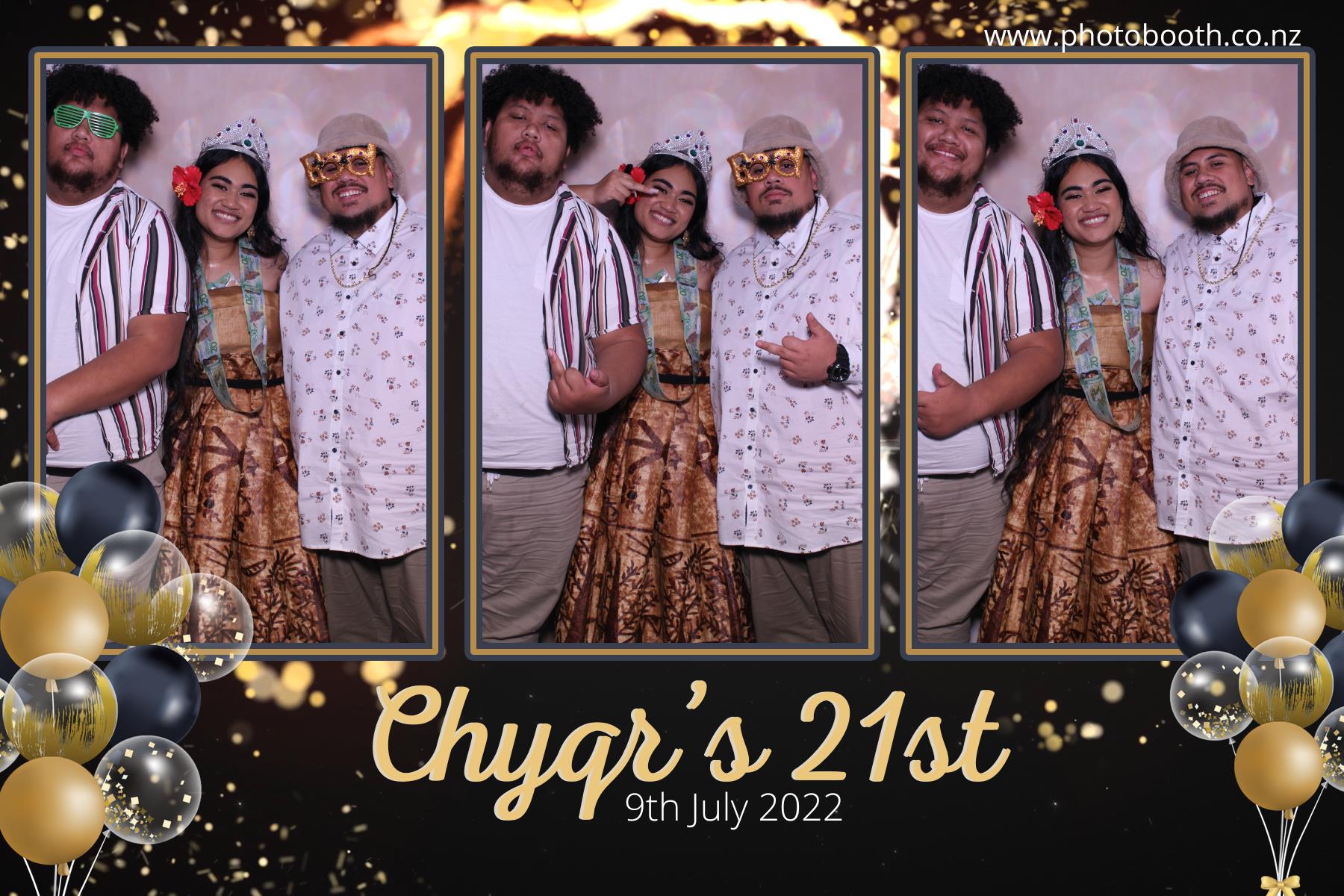 Chyqraym's 21st | View more photos from the event at gallery.photobooth.co.nz/u/SelfieCentral/Chyqrayms-21st