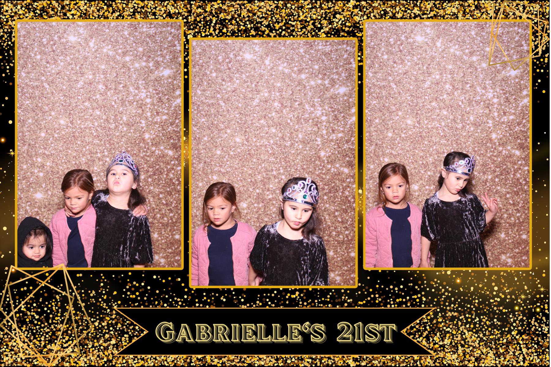 Gabrielle's 21st Birthday | View more photos from the event at gallery.photobooth.co.nz/u/SelfieCentral/Gabrielles-21st-Birthday
