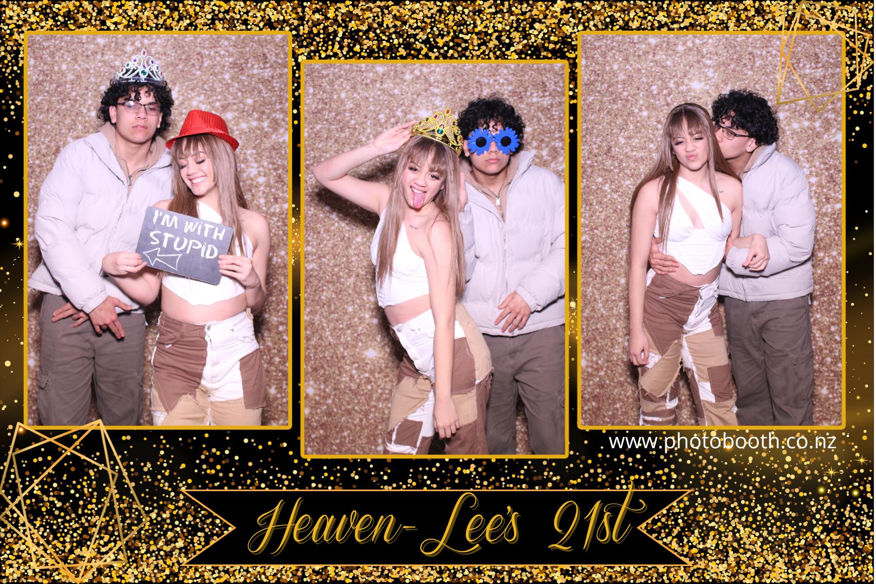 Heaven-Lee's 21st | View more photos from the event at gallery.photobooth.co.nz/u/SelfieCentral/Heaven-Lees-21st