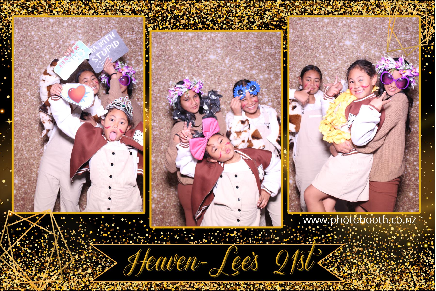 Heaven-Lee's 21st | View more photos from the event at gallery.photobooth.co.nz/u/SelfieCentral/Heaven-Lees-21st