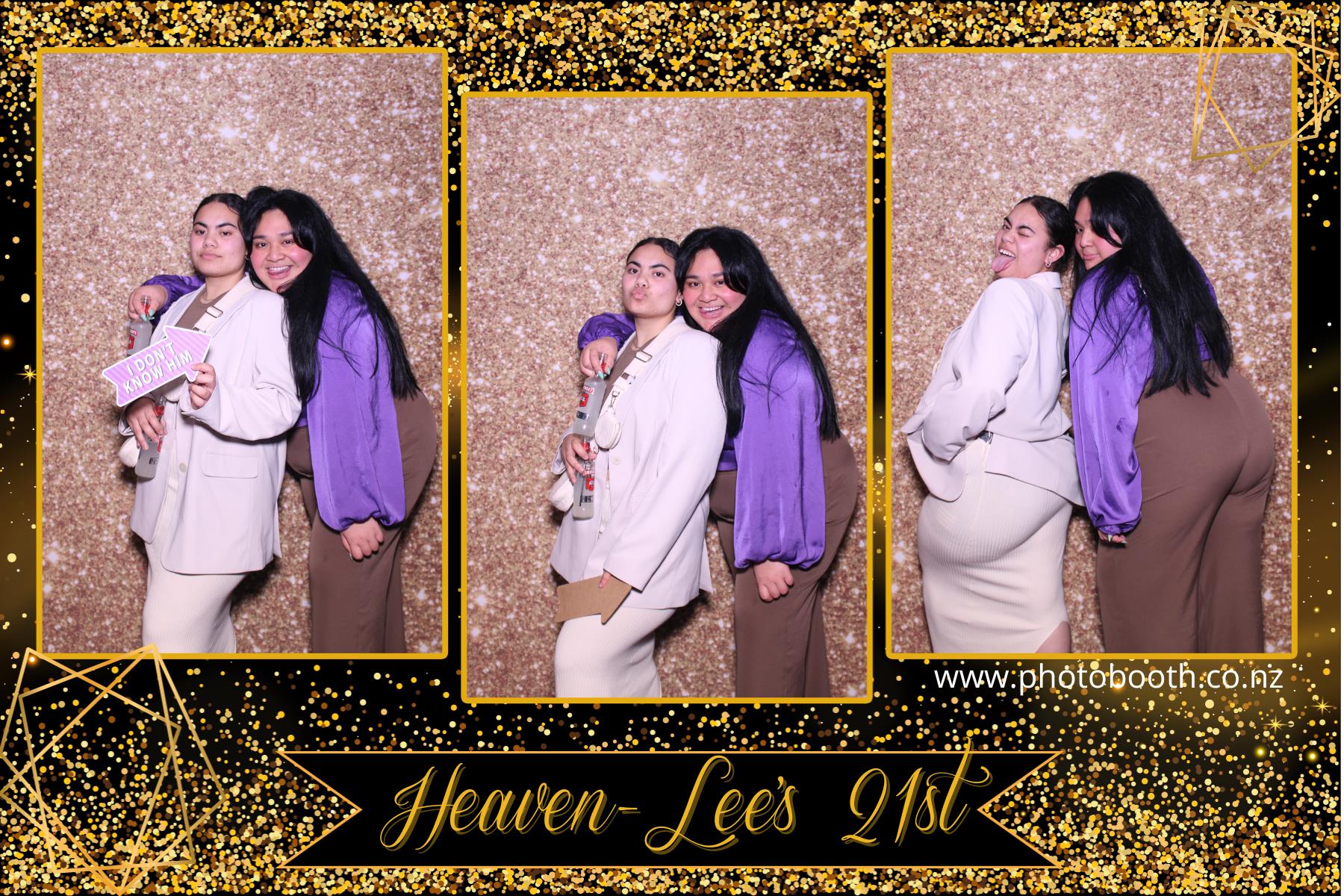 Heaven-Lee's 21st | View more photos from the event at gallery.photobooth.co.nz/u/SelfieCentral/Heaven-Lees-21st