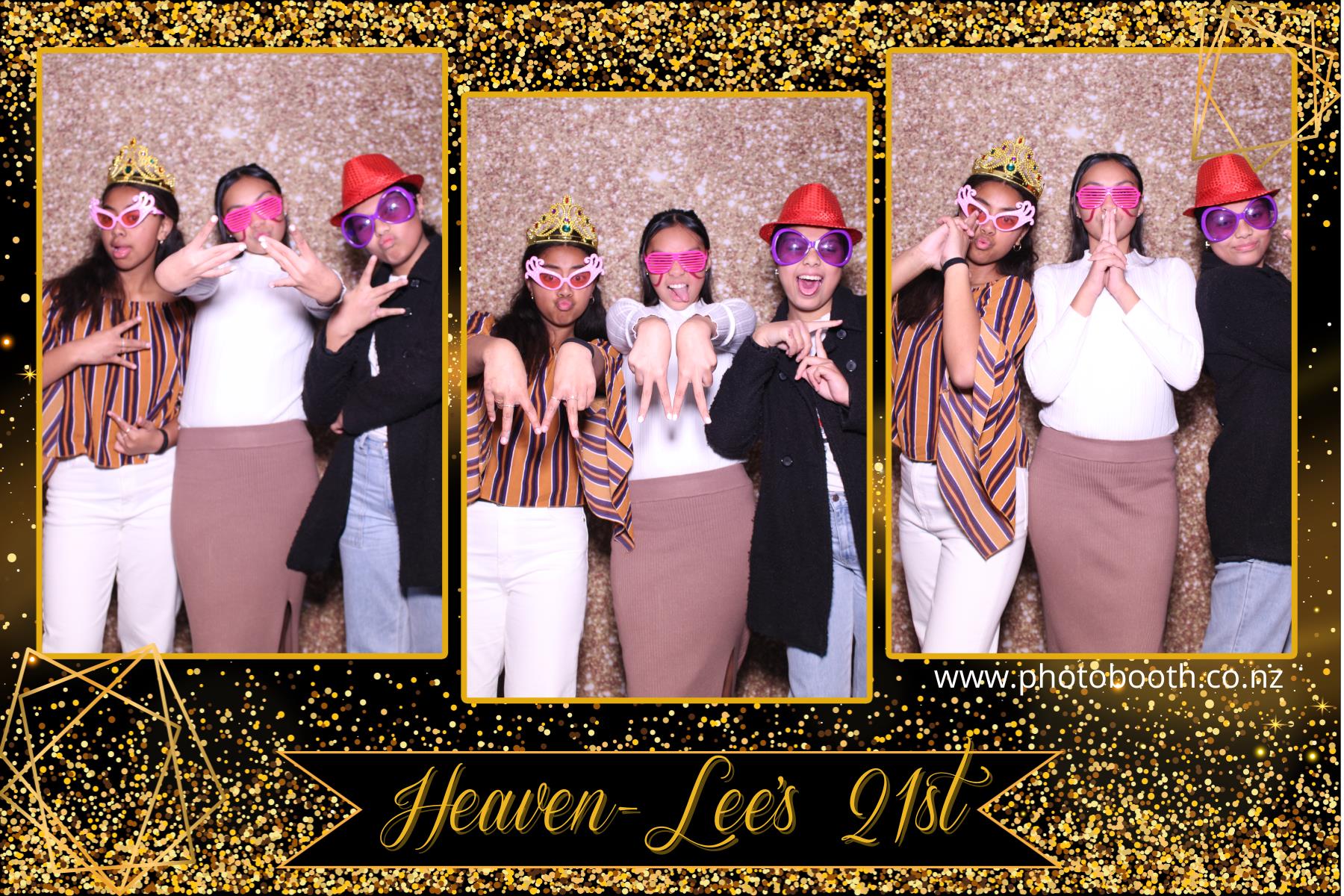 Heaven-Lee's 21st | View more photos from the event at gallery.photobooth.co.nz/u/SelfieCentral/Heaven-Lees-21st