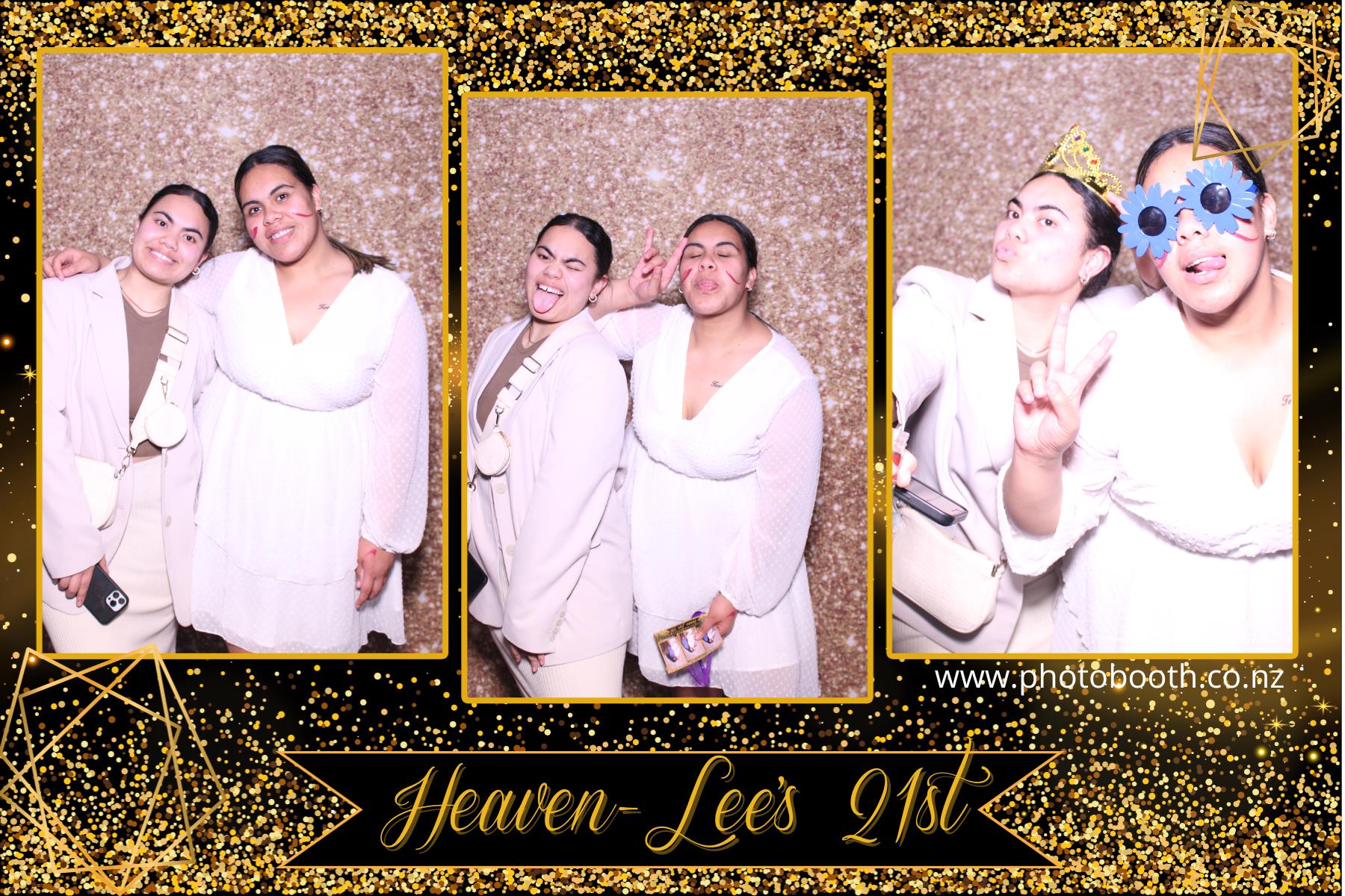 Heaven-Lee's 21st | View more photos from the event at gallery.photobooth.co.nz/u/SelfieCentral/Heaven-Lees-21st