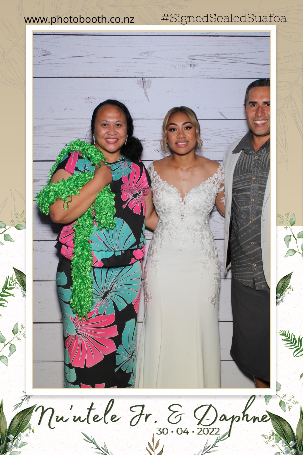 Nuutele Jr & Daphne's Wedding | View more photos from the event at gallery.photobooth.co.nz/u/SelfieCentral/Nuutele-Jr-Daphnes-Wedding