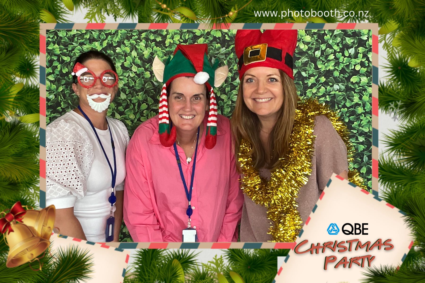 QBE Staff Christmas Party | View more photos from the event at gallery.photobooth.co.nz/u/SelfieCentral/QBE-Staff-Christmas-Party