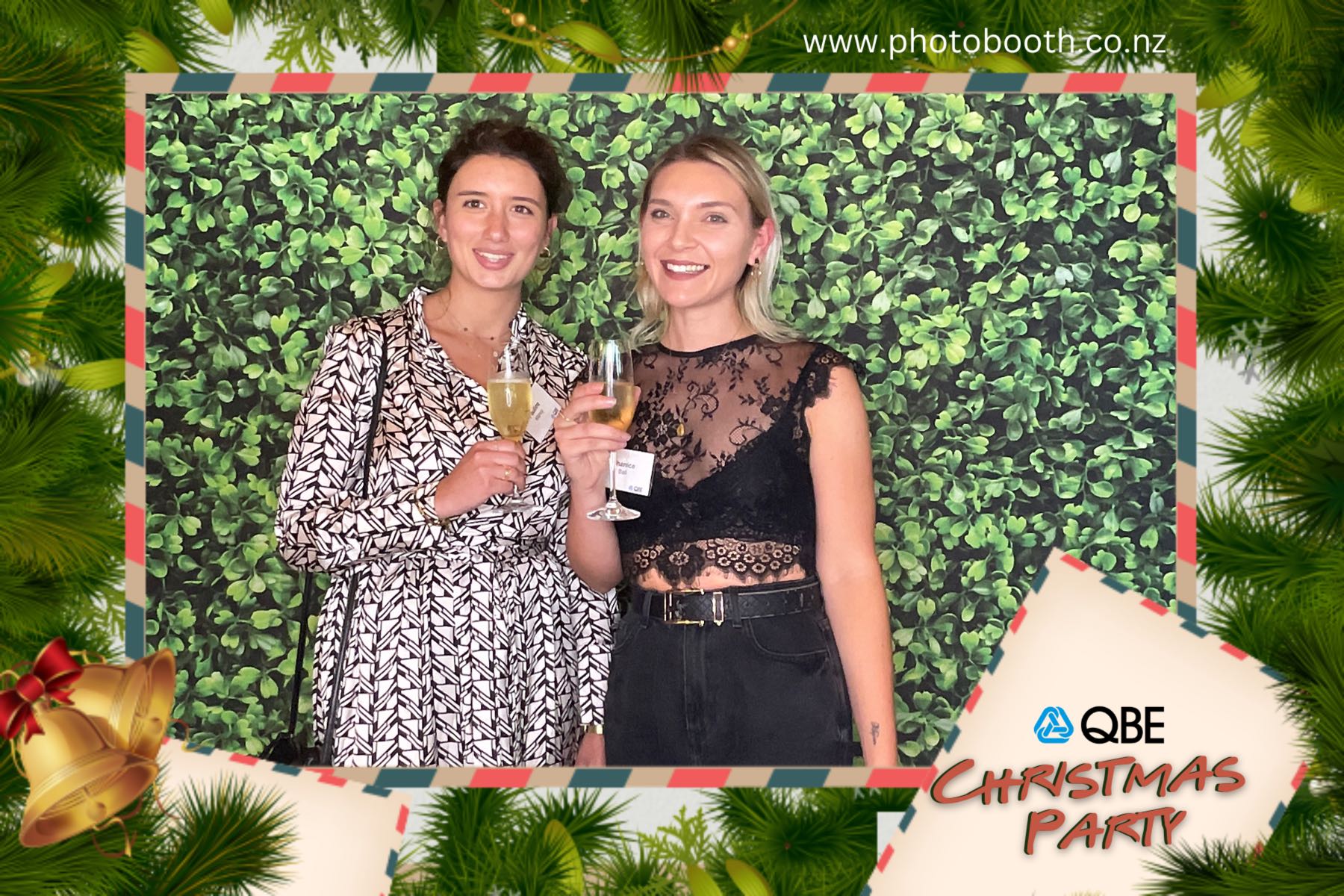 QBE Staff Christmas Party | View more photos from the event at gallery.photobooth.co.nz/u/SelfieCentral/QBE-Staff-Christmas-Party