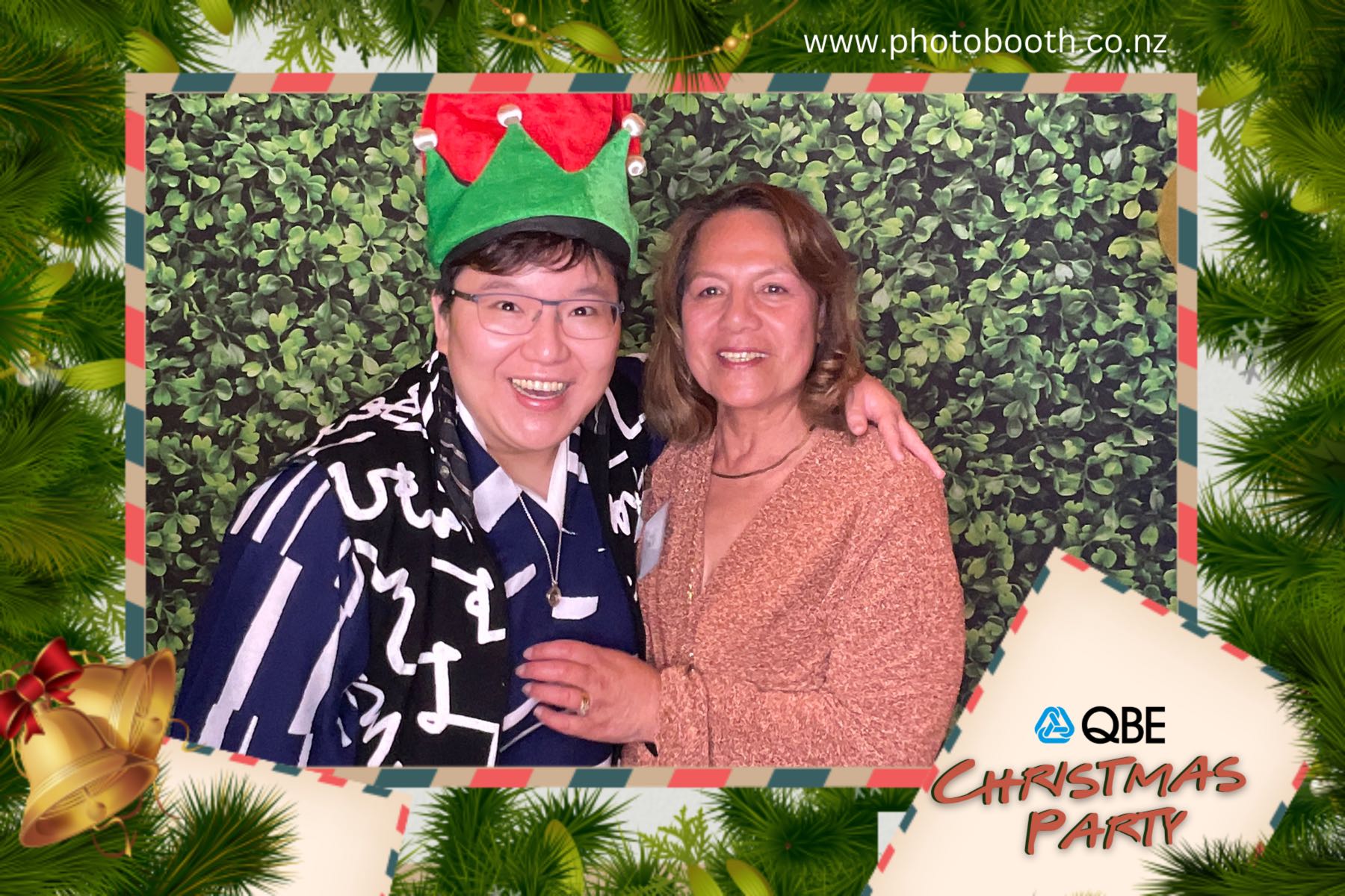 QBE Staff Christmas Party | View more photos from the event at gallery.photobooth.co.nz/u/SelfieCentral/QBE-Staff-Christmas-Party