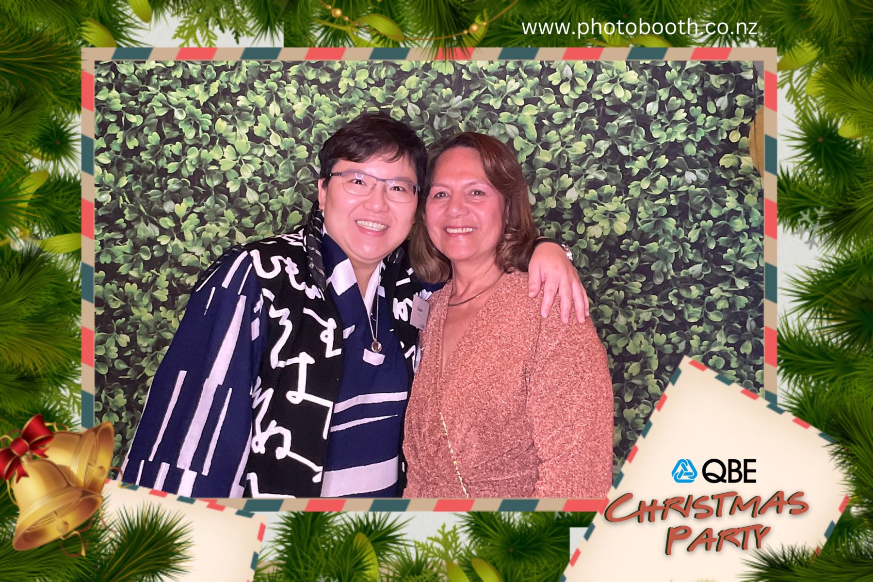 QBE Staff Christmas Party | View more photos from the event at gallery.photobooth.co.nz/u/SelfieCentral/QBE-Staff-Christmas-Party
