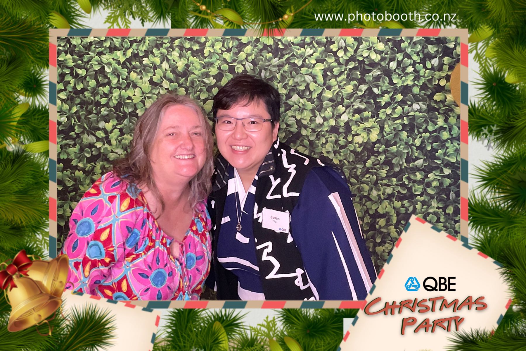 QBE Staff Christmas Party | View more photos from the event at gallery.photobooth.co.nz/u/SelfieCentral/QBE-Staff-Christmas-Party