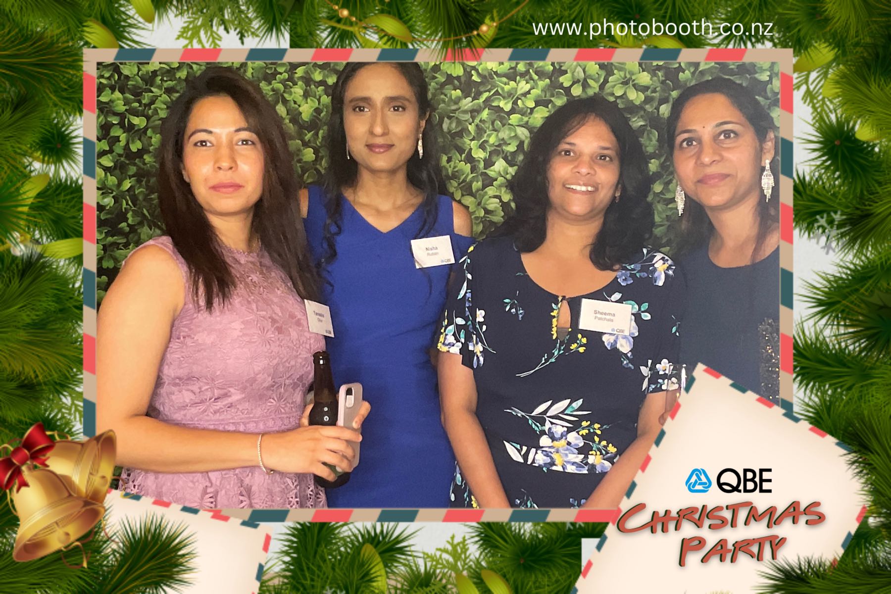 QBE Staff Christmas Party | View more photos from the event at gallery.photobooth.co.nz/u/SelfieCentral/QBE-Staff-Christmas-Party