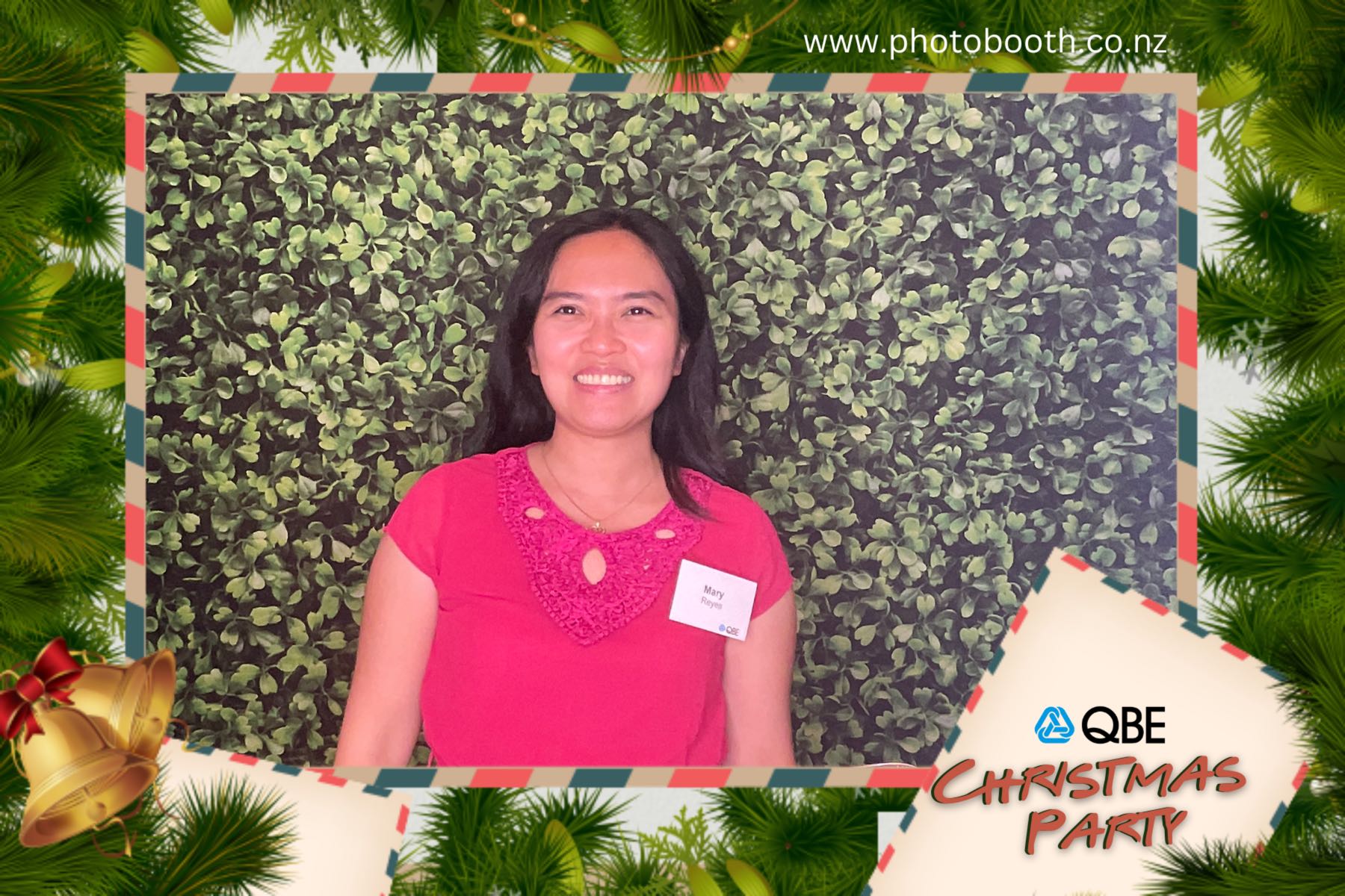 QBE Staff Christmas Party | View more photos from the event at gallery.photobooth.co.nz/u/SelfieCentral/QBE-Staff-Christmas-Party