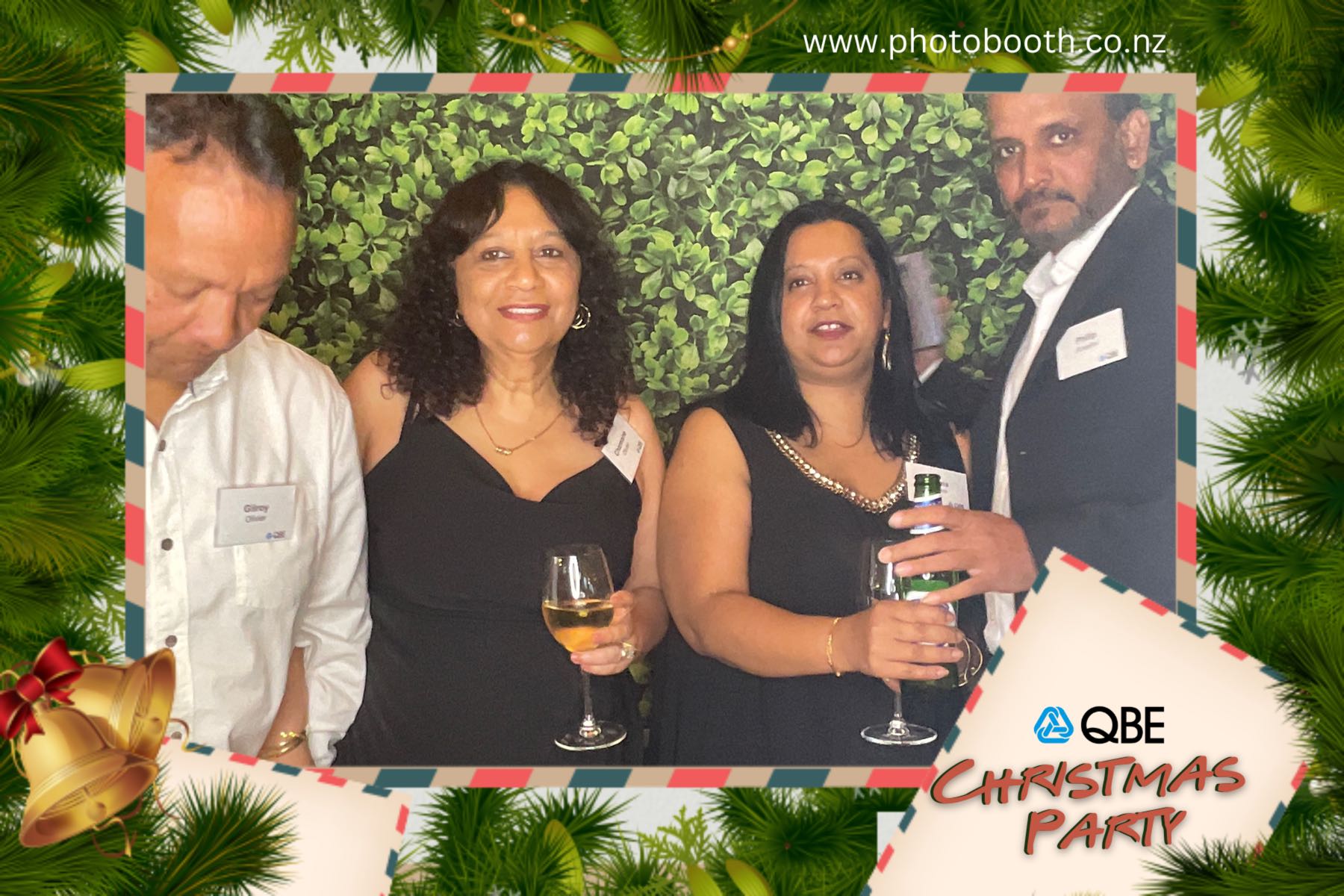 QBE Staff Christmas Party | View more photos from the event at gallery.photobooth.co.nz/u/SelfieCentral/QBE-Staff-Christmas-Party