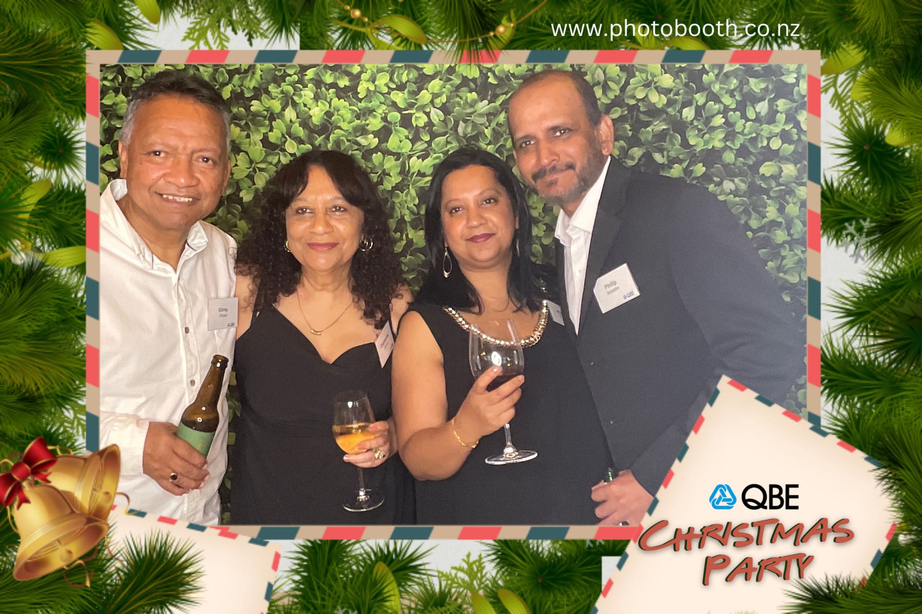 QBE Staff Christmas Party | View more photos from the event at gallery.photobooth.co.nz/u/SelfieCentral/QBE-Staff-Christmas-Party
